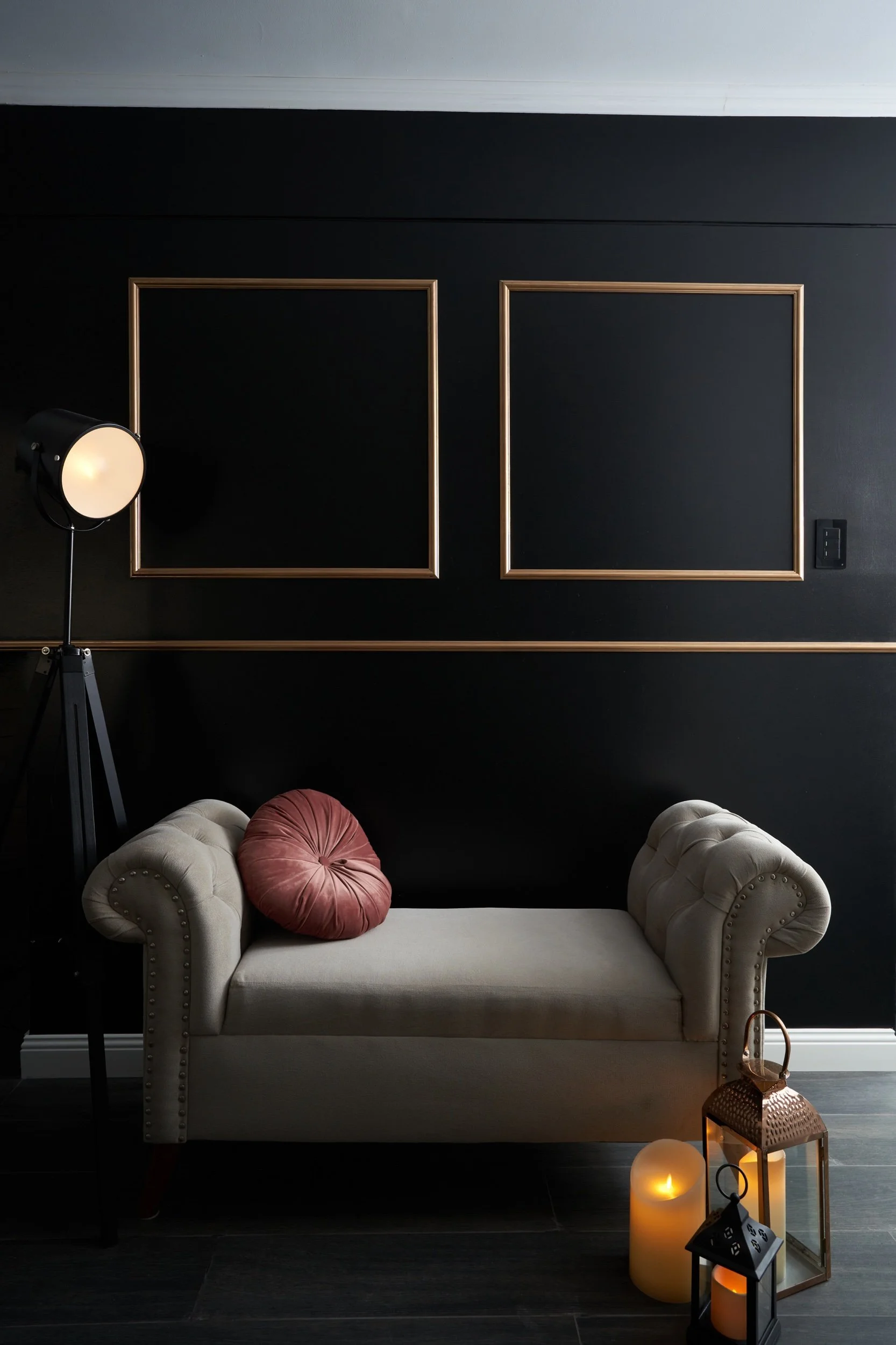  Ambiente elegante con otoman 