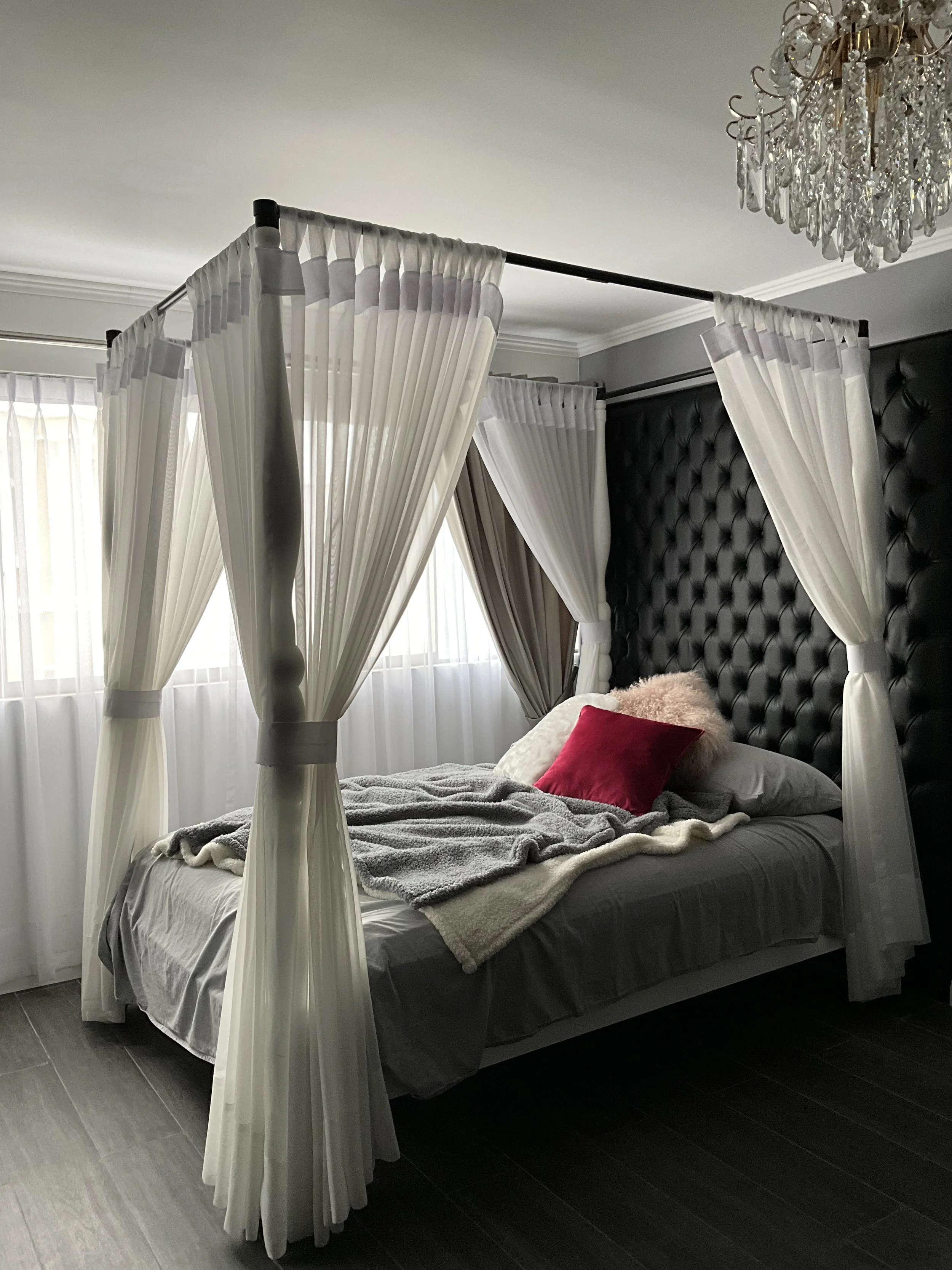 Cama con dosel (desarmable)