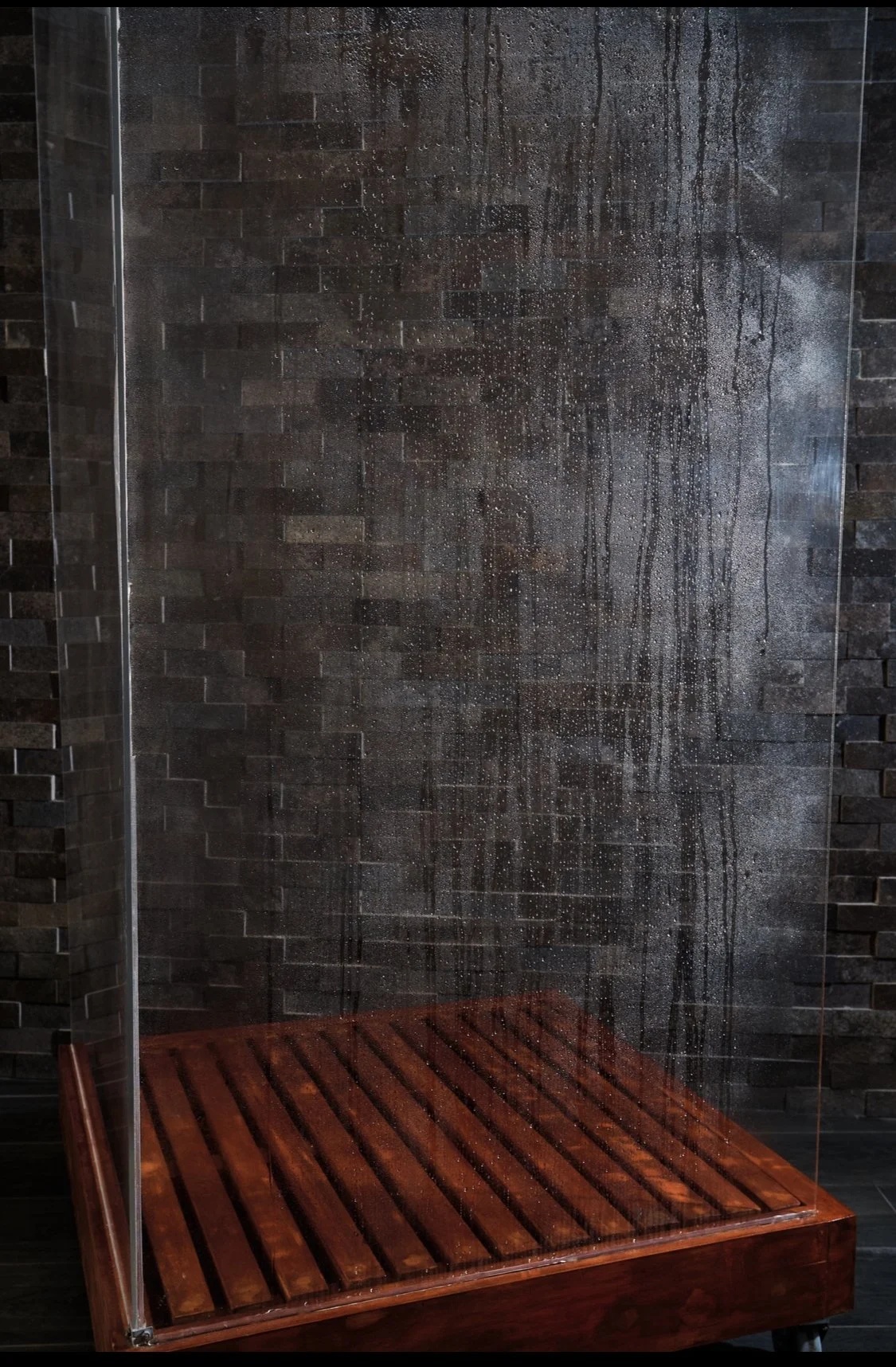 Ducha falsa – Sensualidad y magnetismo en su máxima expresión