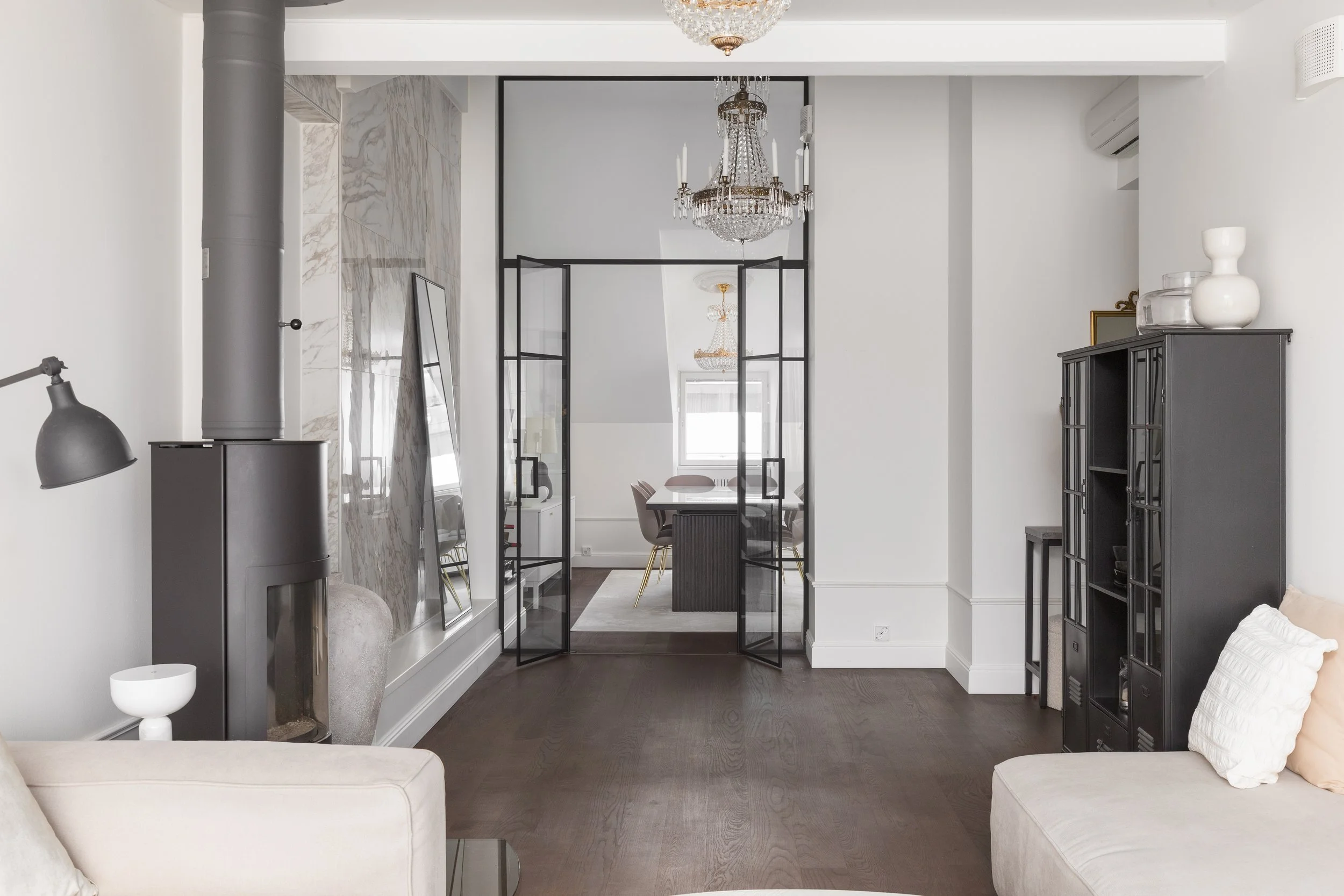 Valokuva kaksiosta, Helsingin Punavuoressa. Laadukas asuntokuvaus pääkaupunkiseudulla ja kehyskunnissa.