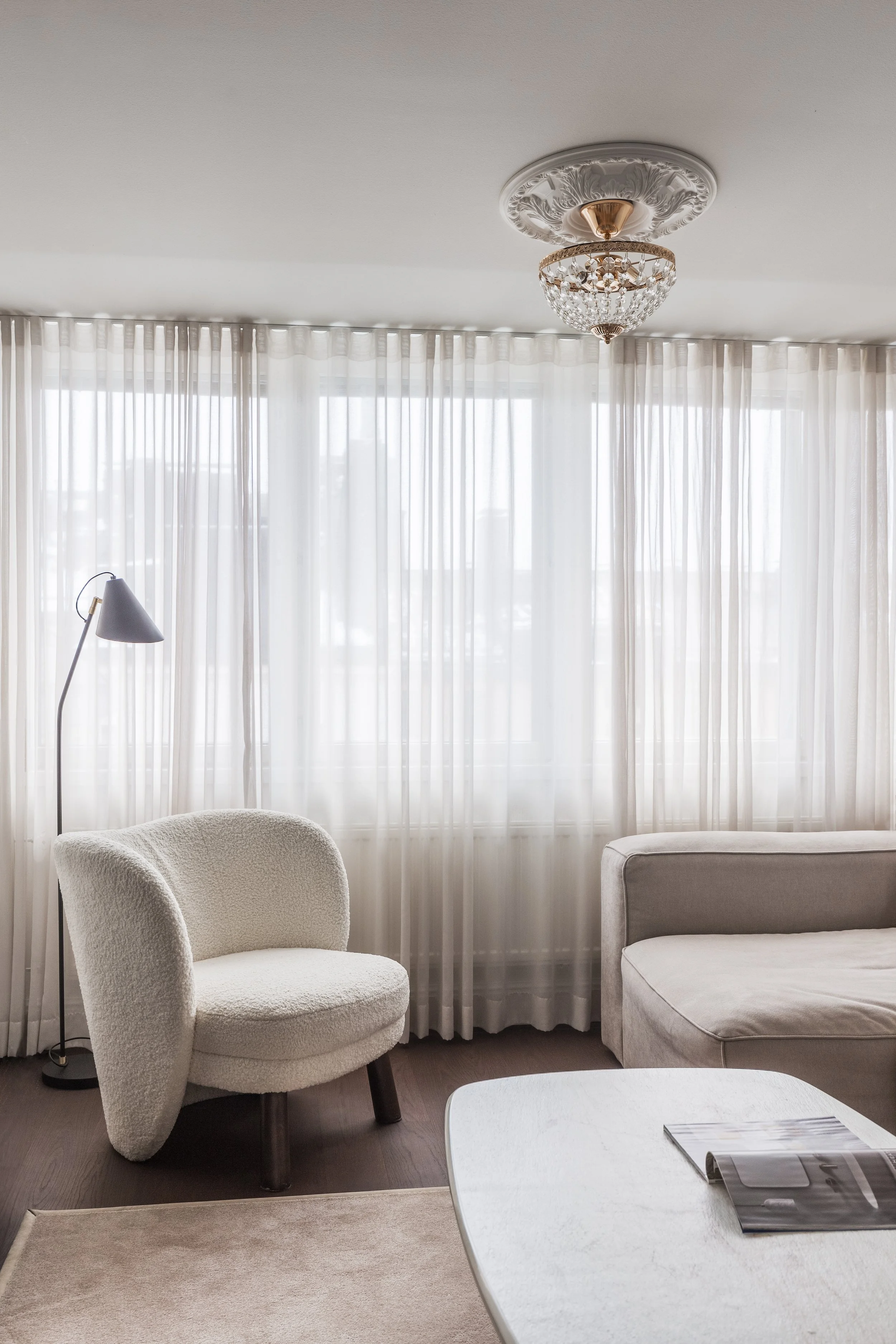 Valokuva kaksiosta, Helsingin Punavuoressa. Laadukas asuntokuvaus pääkaupunkiseudulla ja kehyskunnissa.