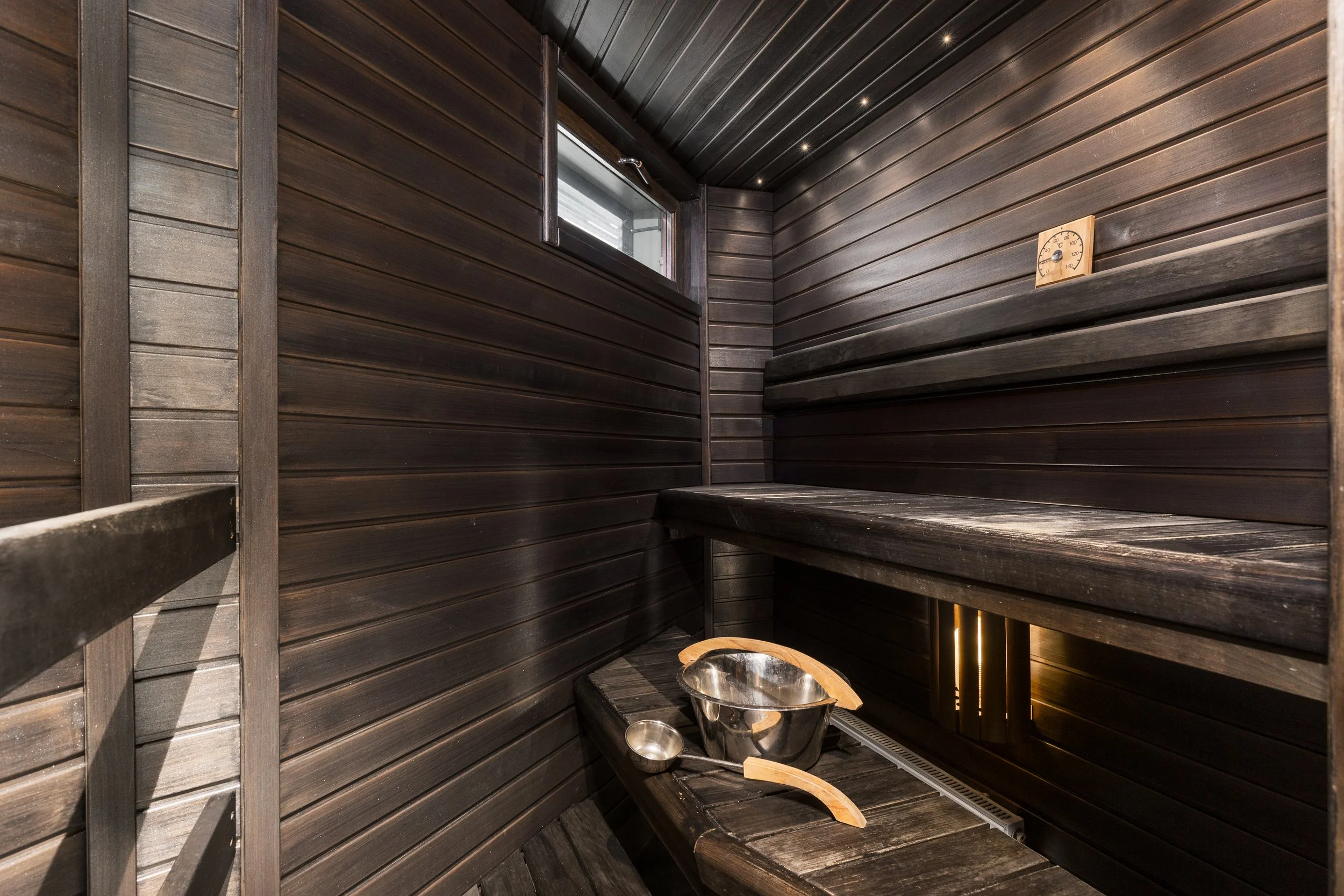 Valokuva kaksiosta, Helsingin Punavuoressa. Laadukas asuntokuvaus pääkaupunkiseudulla ja kehyskunnissa.