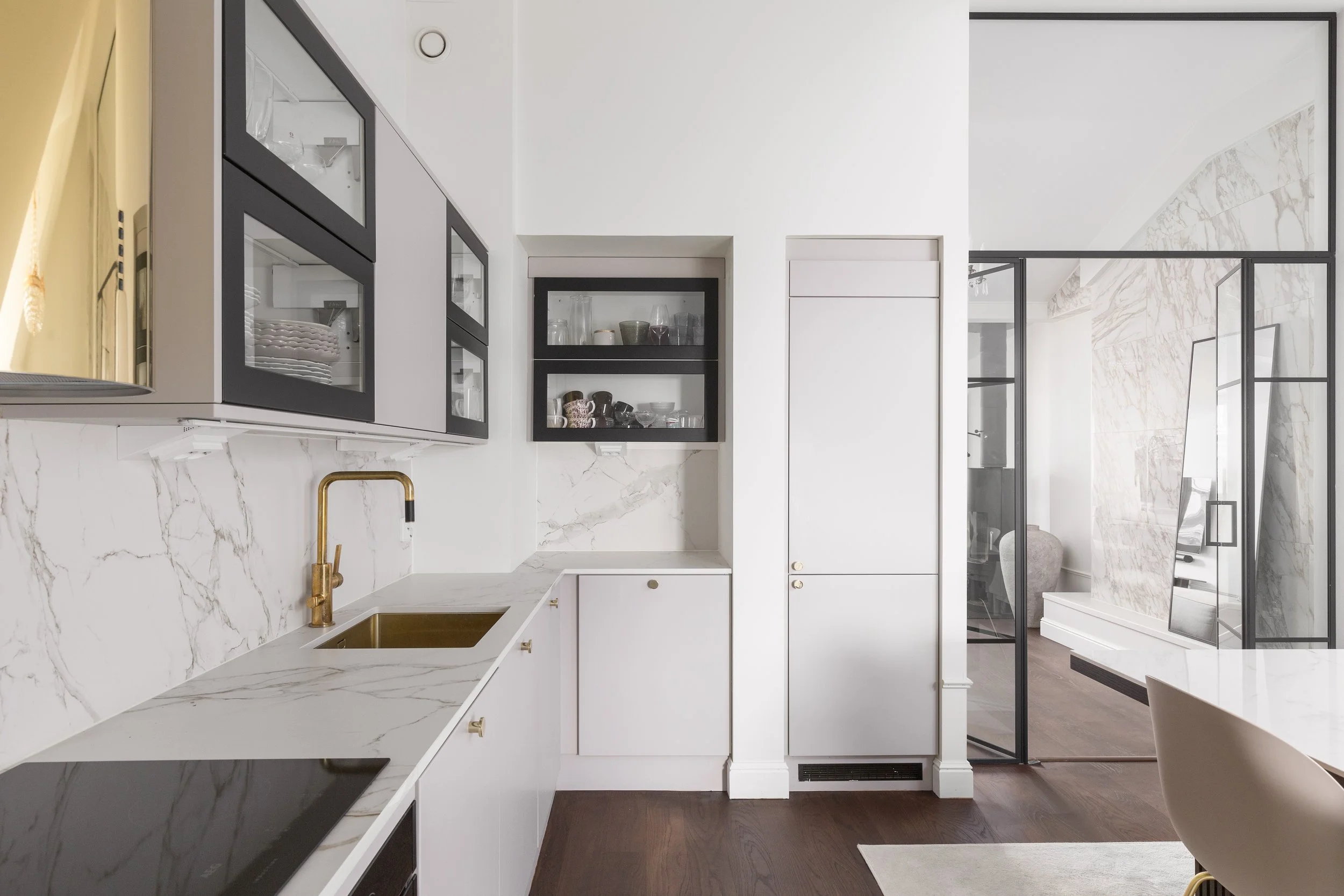 Valokuva kaksiosta, Helsingin Punavuoressa. Laadukas asuntokuvaus pääkaupunkiseudulla ja kehyskunnissa.