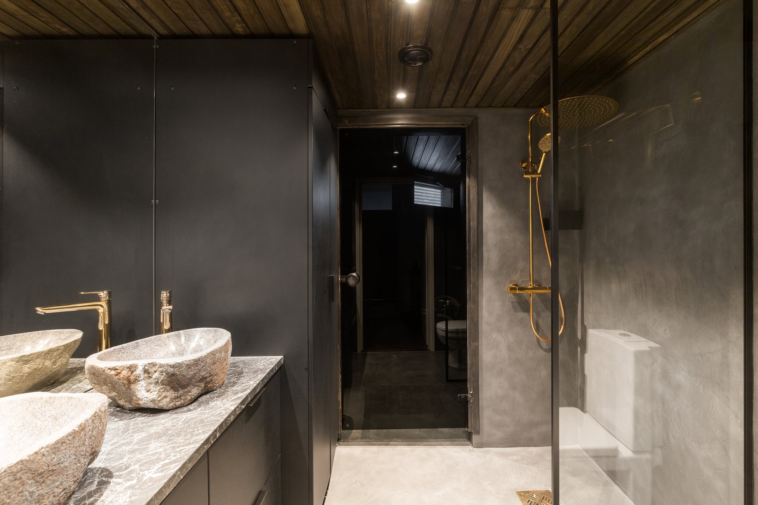 Valokuva kaksiosta, Helsingin Punavuoressa. Laadukas asuntokuvaus pääkaupunkiseudulla ja kehyskunnissa.