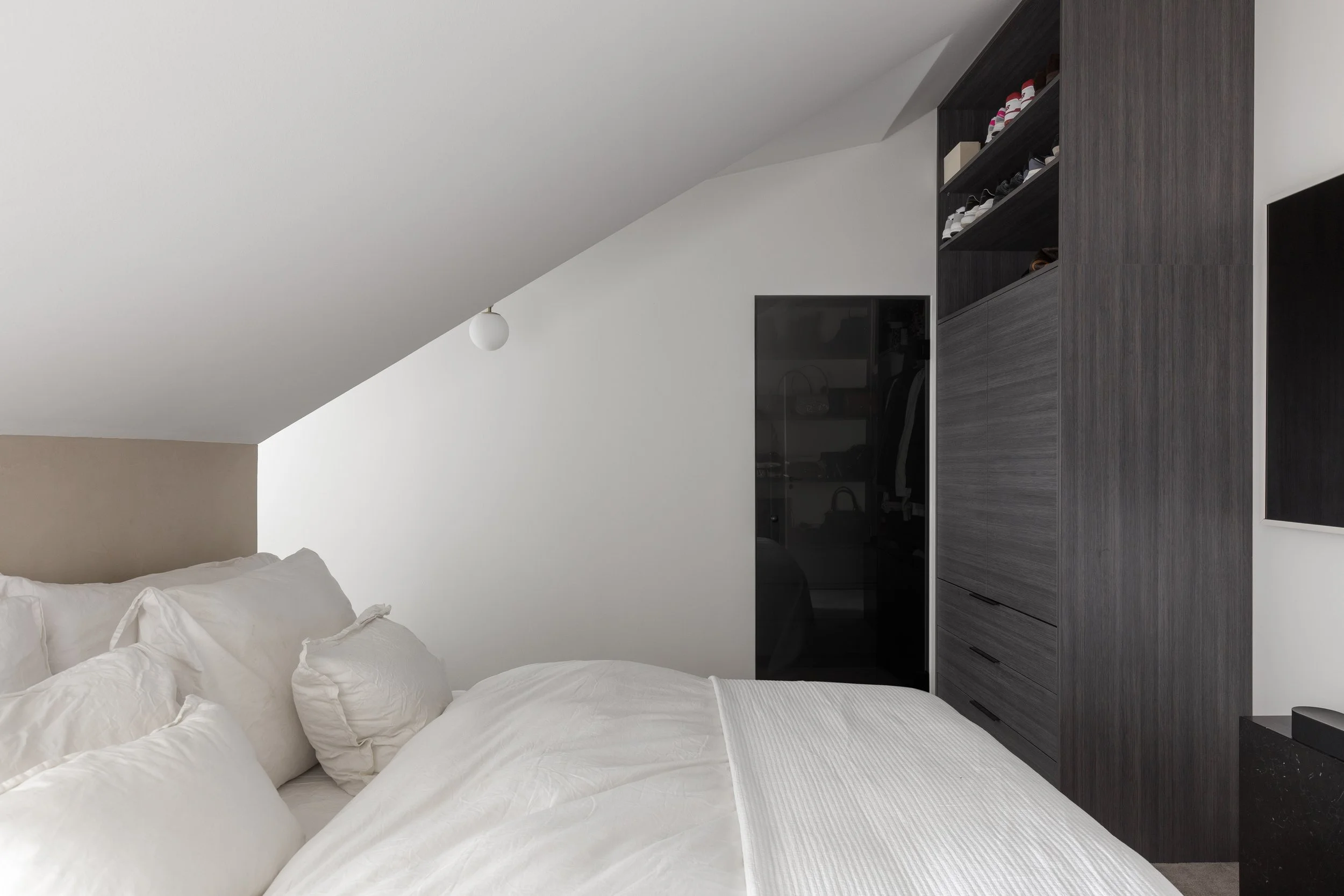 Valokuva kaksiosta, Helsingin Punavuoressa. Laadukas asuntokuvaus pääkaupunkiseudulla ja kehyskunnissa.