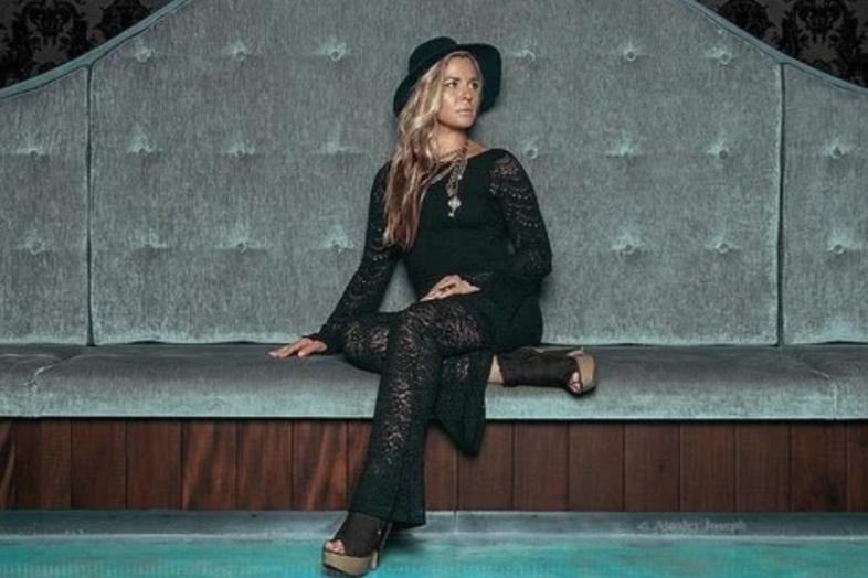 Erin Millington at Friendly Rio Market