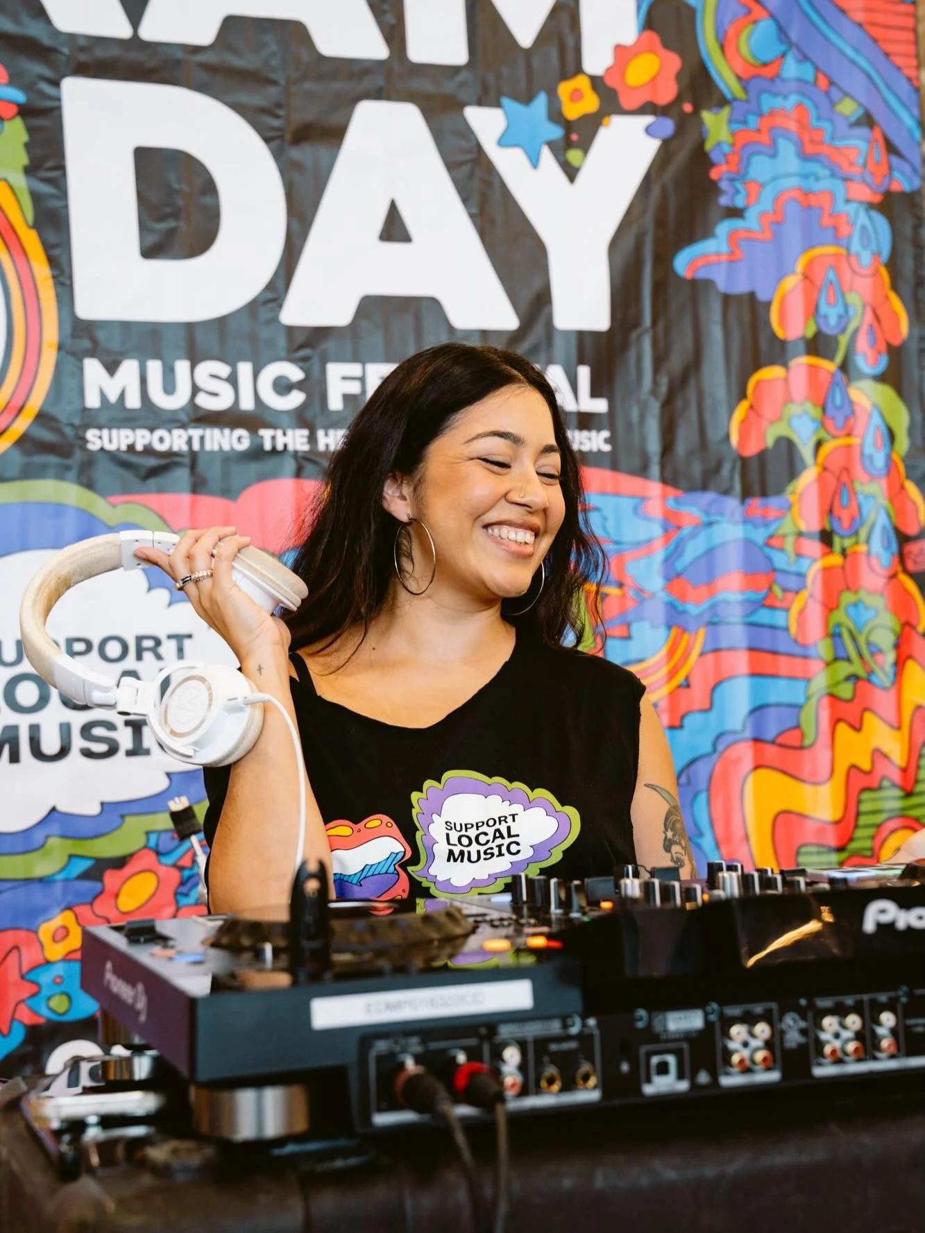 The most FETCH amongst us FEST to make an impact for local musicians. 😎💅

Peep the comments below to find out how to get exclusive access to #ACL Fest next weekend AND help keep healthcare affordable for local musicians, DJs, and music teachers at 