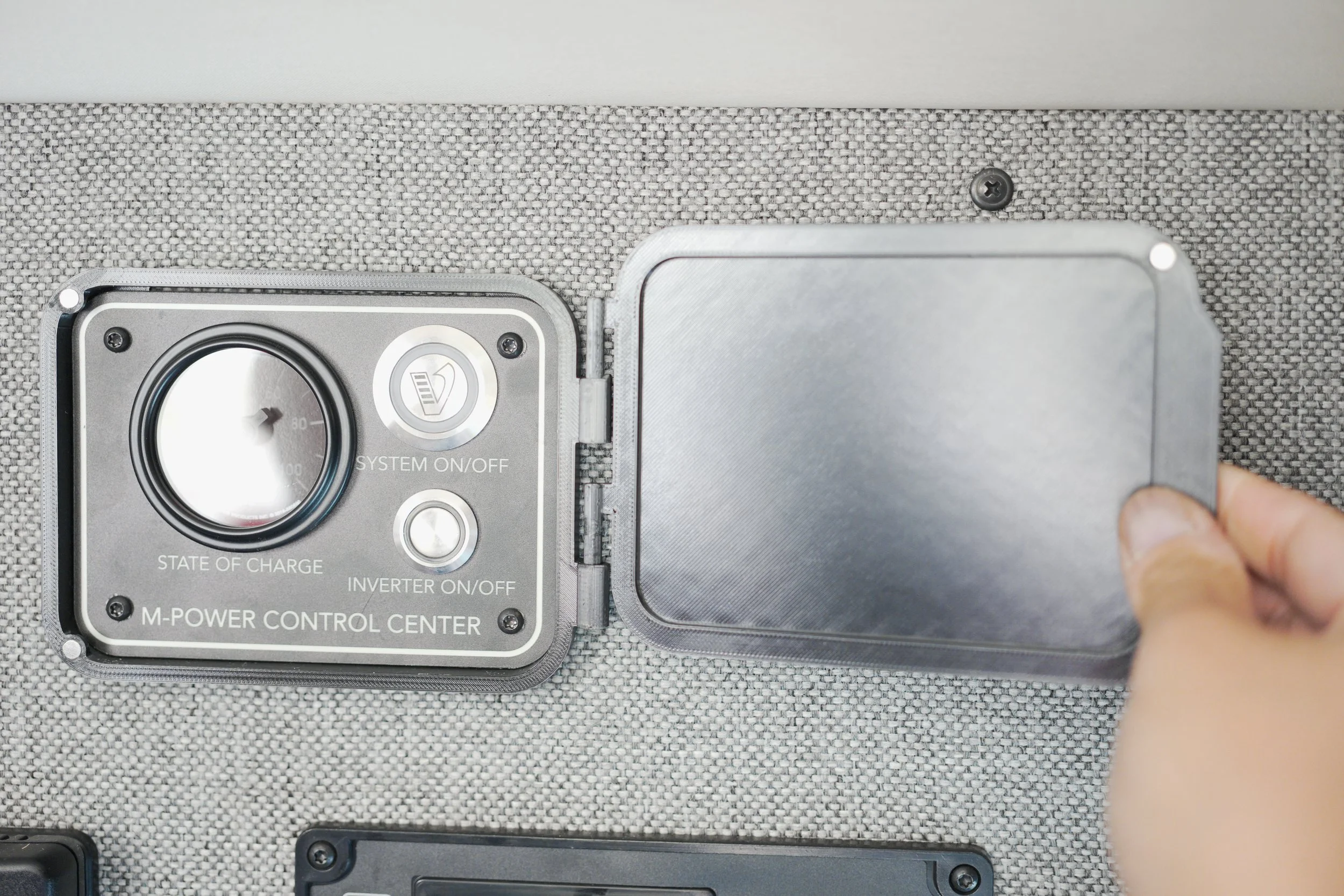 Side Hinge Cover Lid Install.jpg