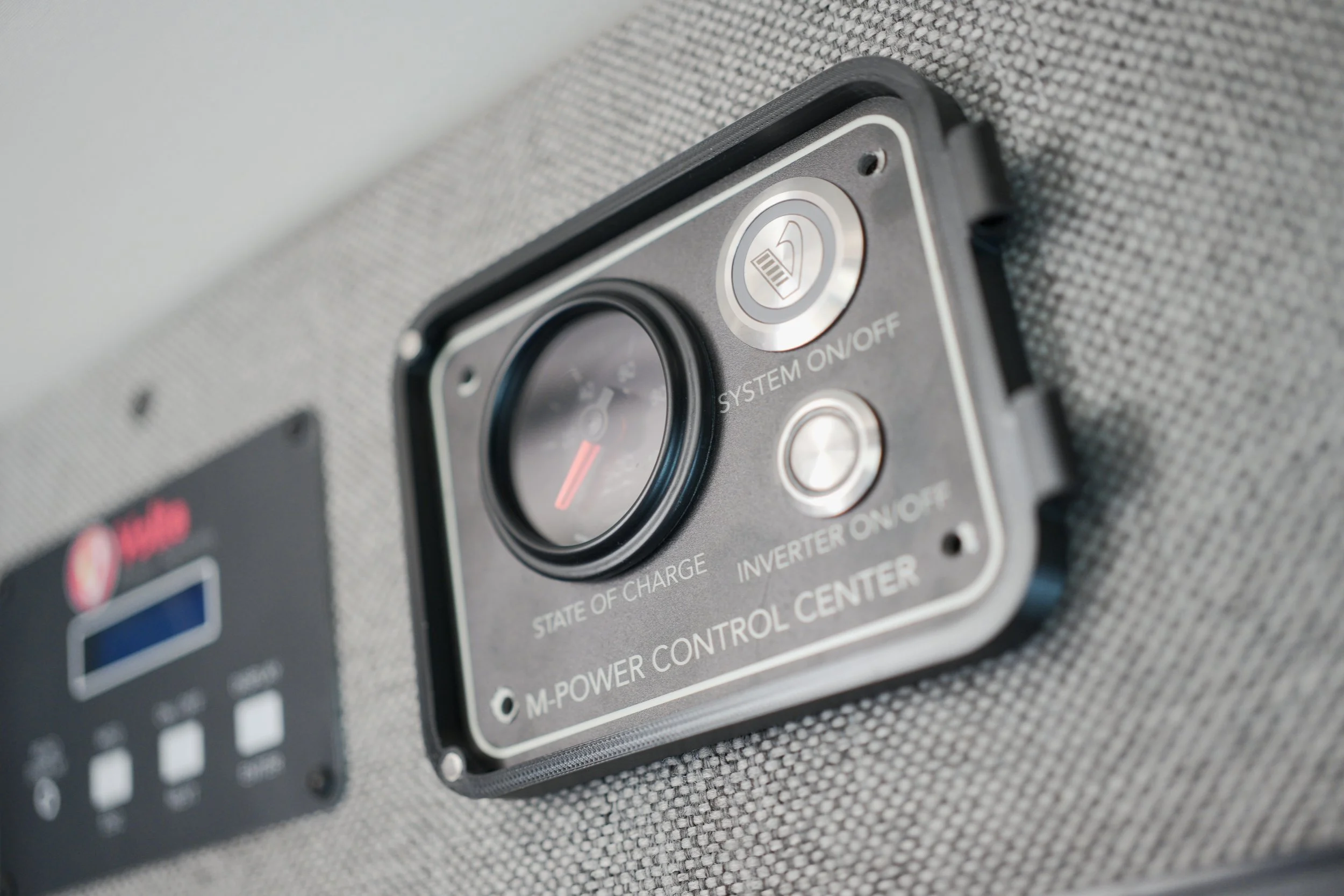 Side Hinge Cover Mounted.jpg