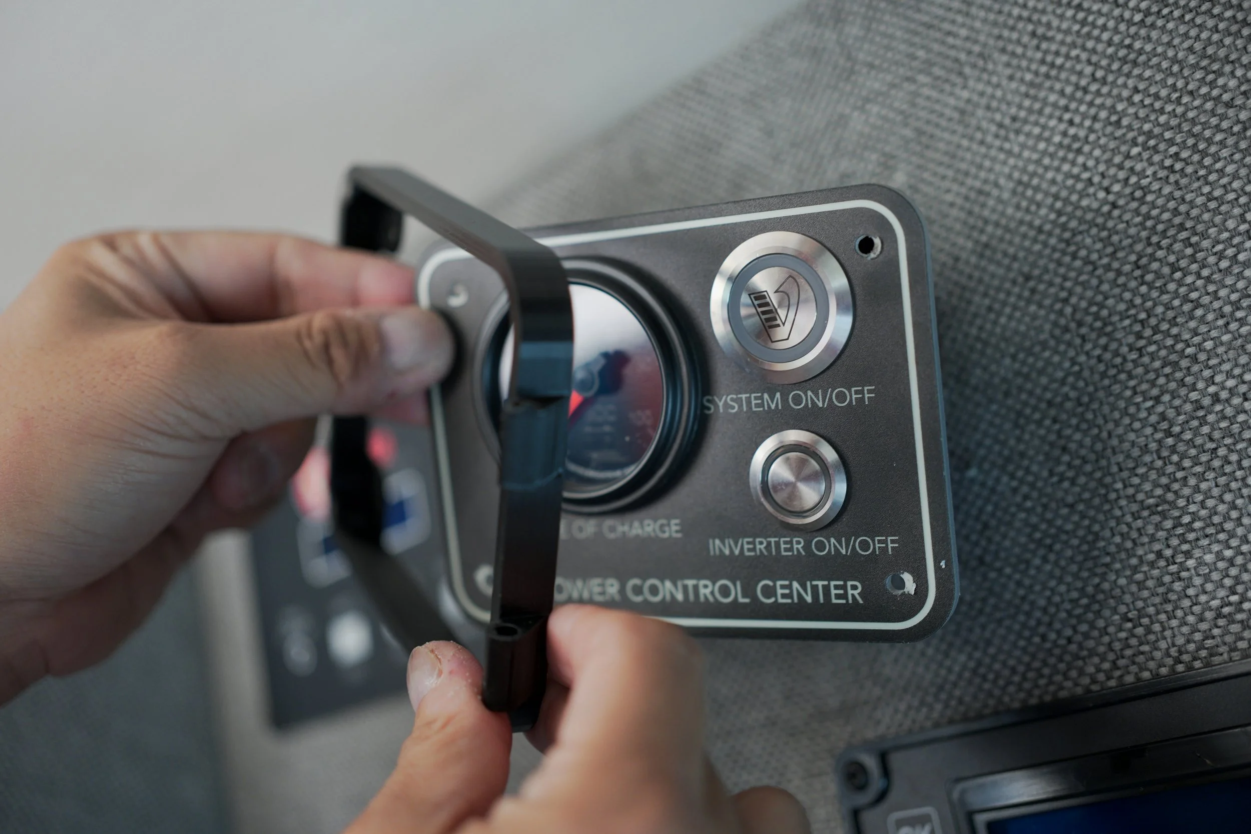 Side Hinge Cover Positioning.jpg