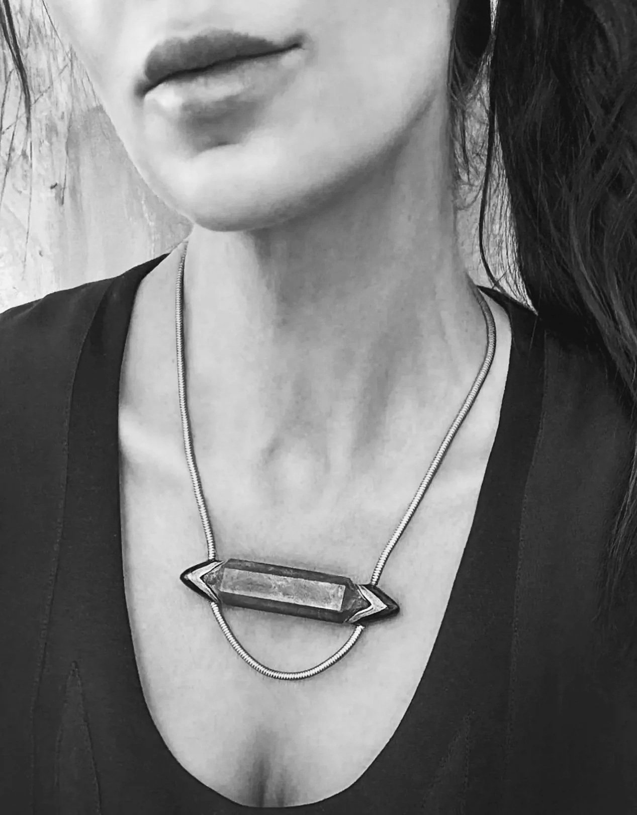 The%25252BOrigin%25252B%2525252339-labradorite%25252Bnecklace-armed%25252Bwith%25252Bardor.jpg