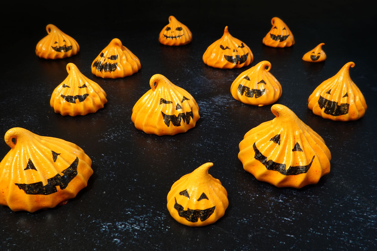 Comment faire des citrouilles en pâte à sucre - Halloween : Il