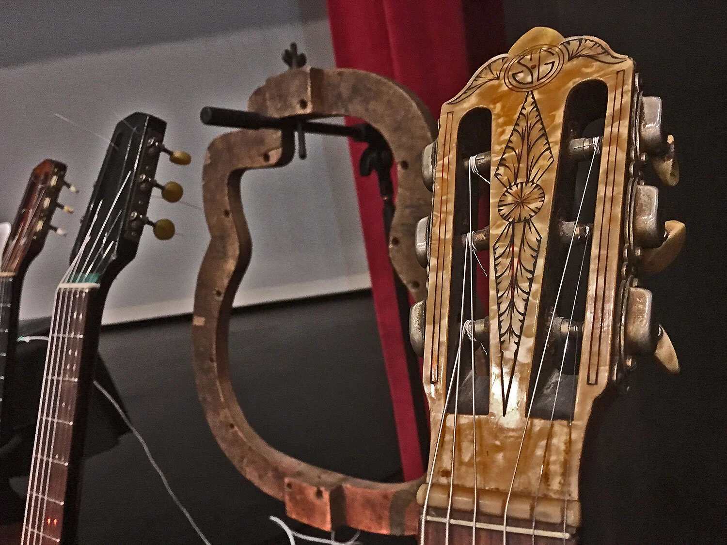 Tommy-Davy-Guitars.jpg