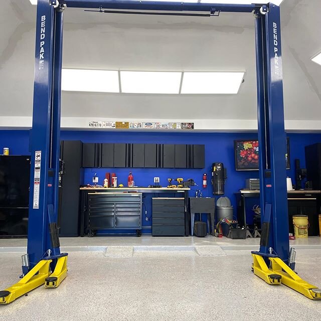 Gave this @bendpak a new home today! Congratulations 🍾 on your new toy @blue72nova  #auto #automotivelifttechs #hydraulictechs #installation #mancave #garagegoals #automotivelifts #blue #ford #fordmustang