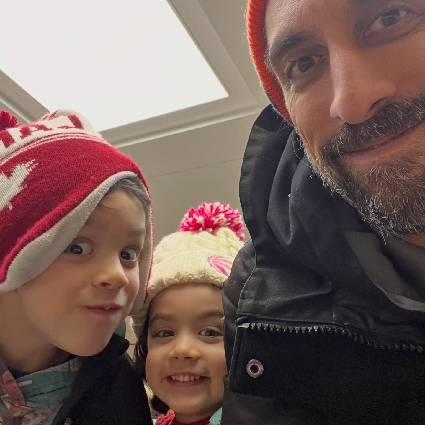 From 5 bedrooms to 700 square feet &mdash; here&rsquo;s what changed.

Three years ago, we had a five-bedroom house.
Separate rooms.
More space than we knew what to do with.

Now?
We live in 700 square feet.
The kids share a room.
Their toys fit insi