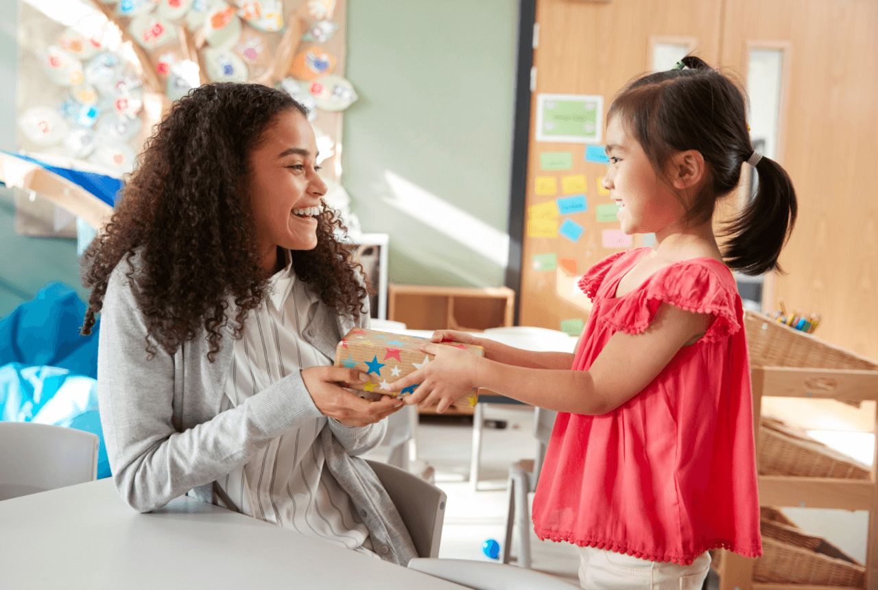 5 Tips for Teaching Kids the Gift of Giving