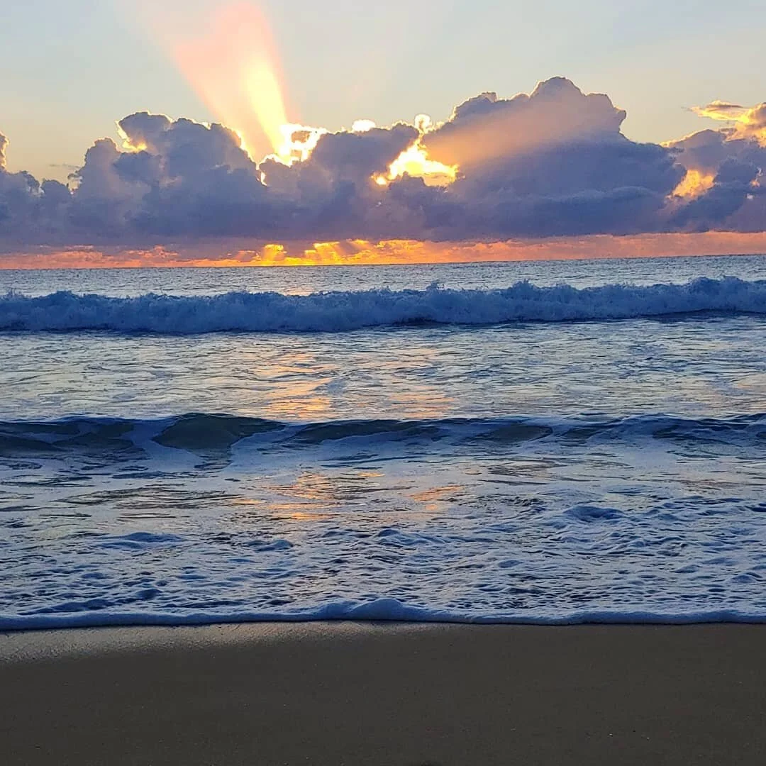 When opportunity presents I always find a sunrise swim a great way to kick off the day. It clears the mind and energises the body....from here everything else is a bonus! What energises you first thing in the morning? #mindfood #calibration #gratitud