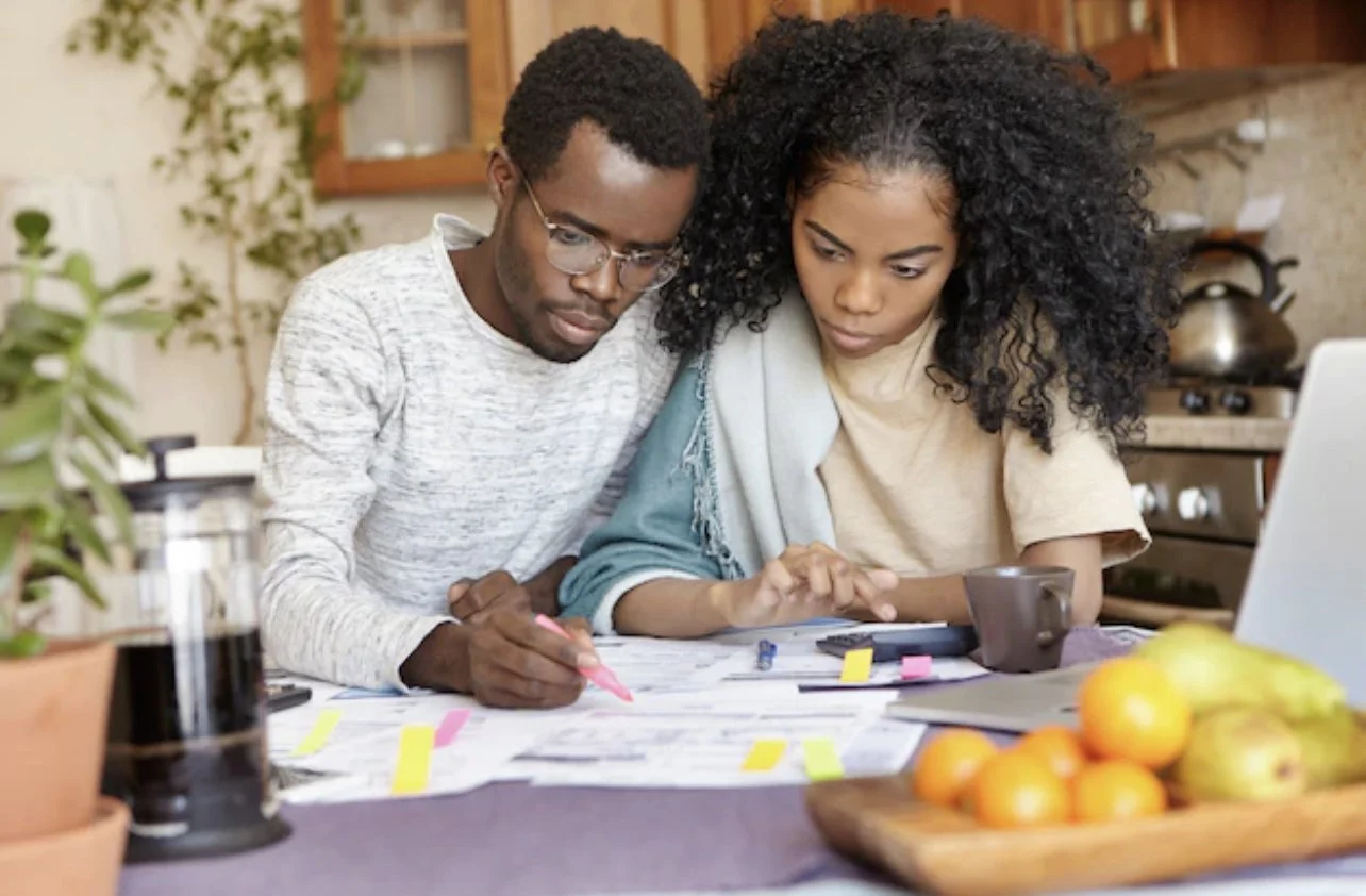 Comment gérer les finances en couple : conseils et astuces