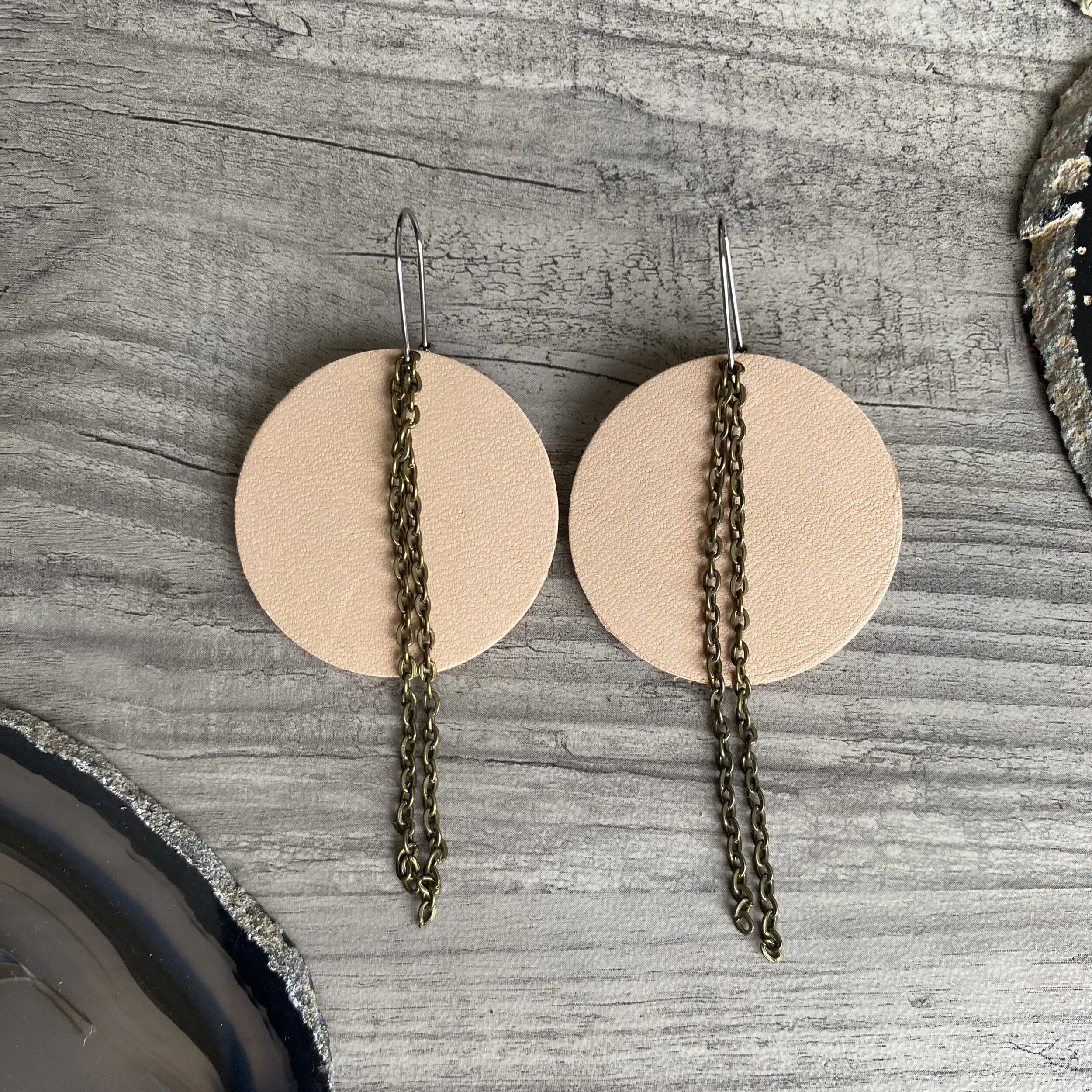Nude Sphére Leather Earring