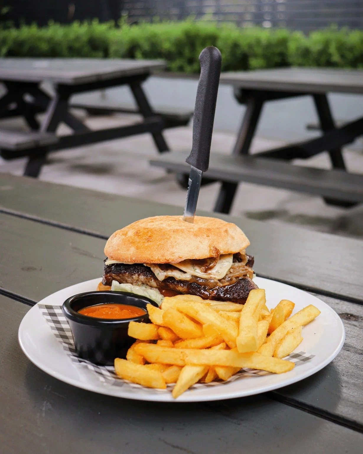 Knights fans, why not make a full day of it this Saturday? 🍻🏉

Whether it&rsquo;s a pre game lunch feed or post game dinner, we&rsquo;ve got the cold beers, tasty feeds and game day atmosphere sorted before and after kickoff.

Book the table. You k