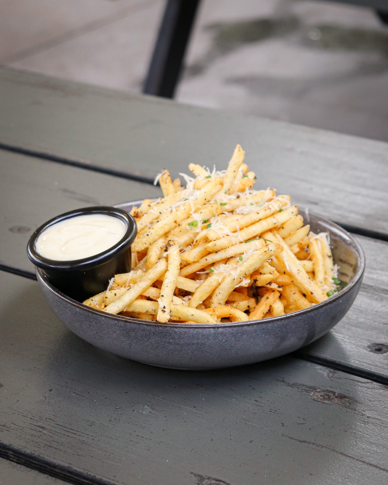 Alright&hellip; what&rsquo;s the entree order tonight? 🍽️

Truffle Fries: Crispy shoestring fries tossed with truffle, topped with Parmigiana Reggiano &amp; chives

OR

Beef Bolognese Arancini Balls: Served with house made napoli sauce &amp; Parmigi