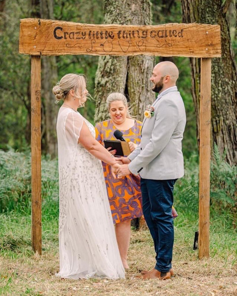 I miss the begeezes out of marrying loved up couples like these beauties! On a side note: they have just welcomed they most beautiful little big into the world and I can&rsquo;t wait until I am allowed to snuggle the 3 of them! 💞
📸 @helweg