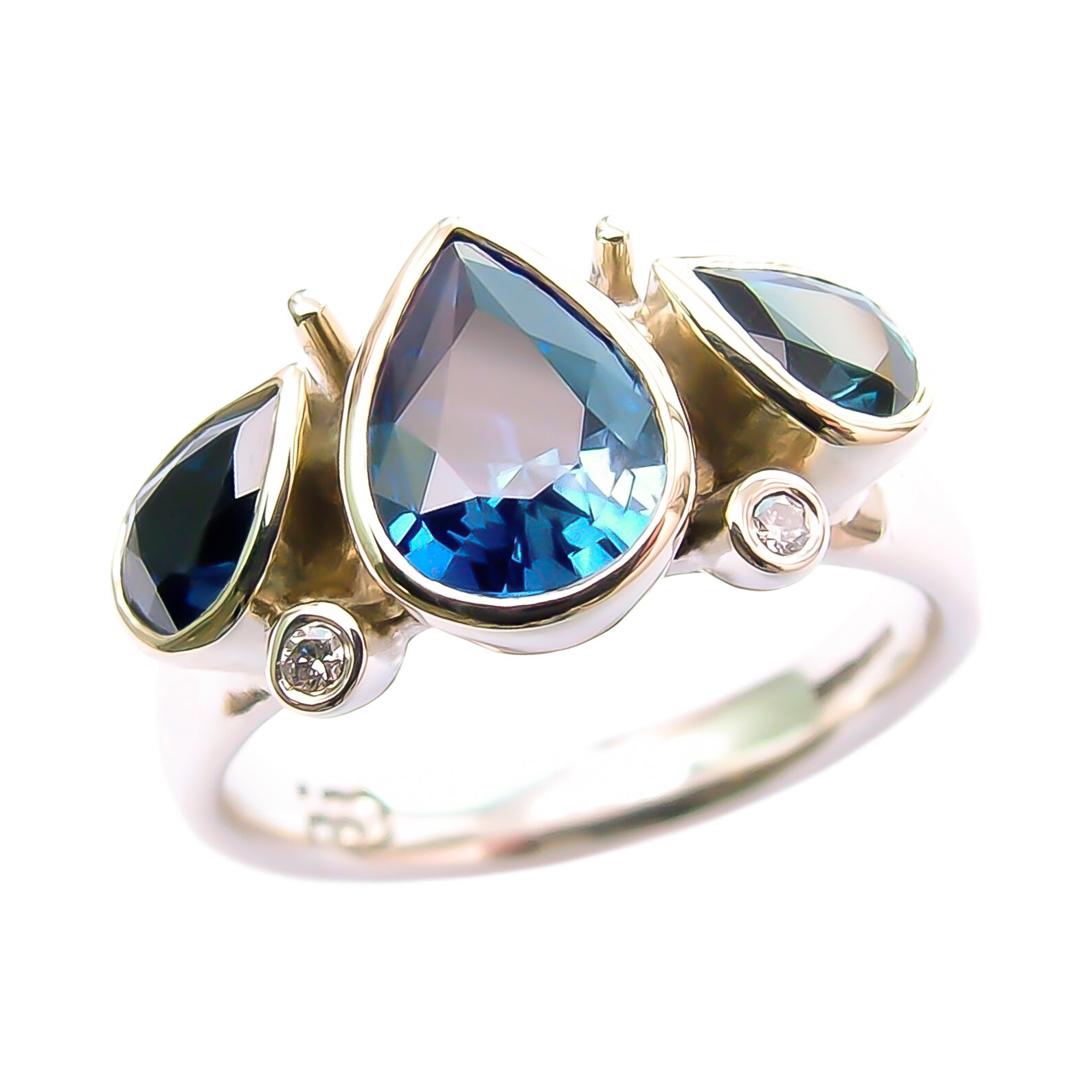 9W Pear Sapphire.jpg