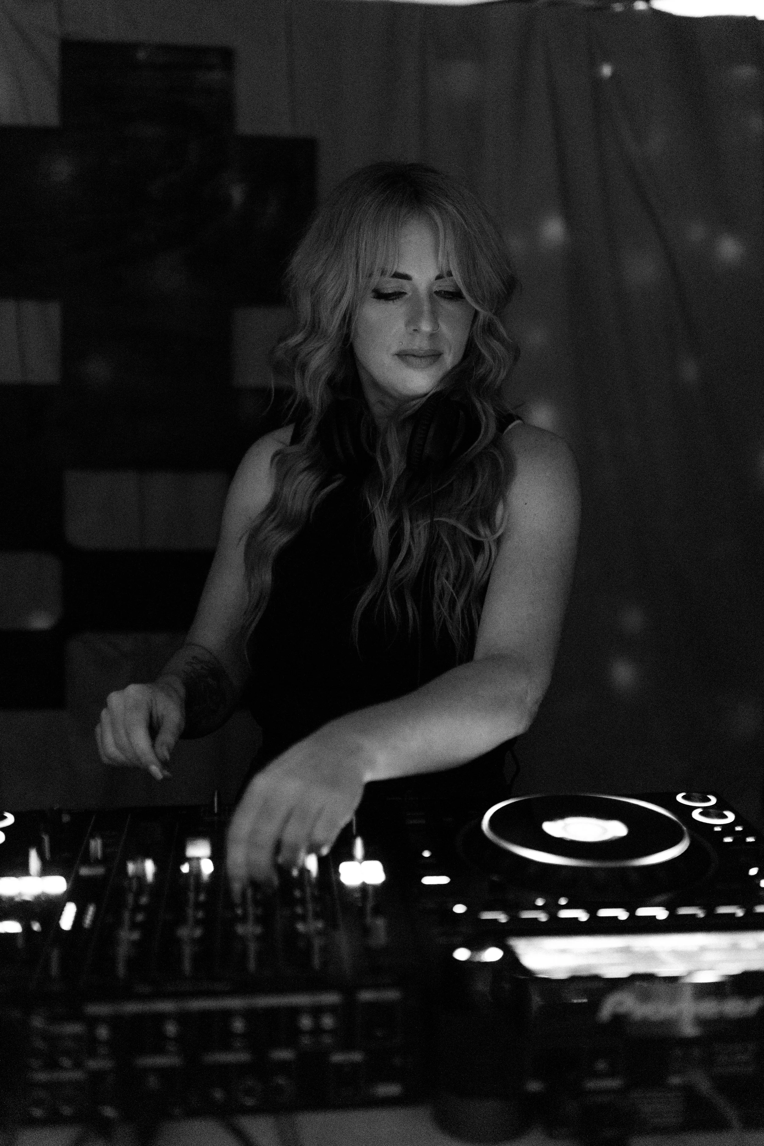 AMIEISADJ-21.jpg