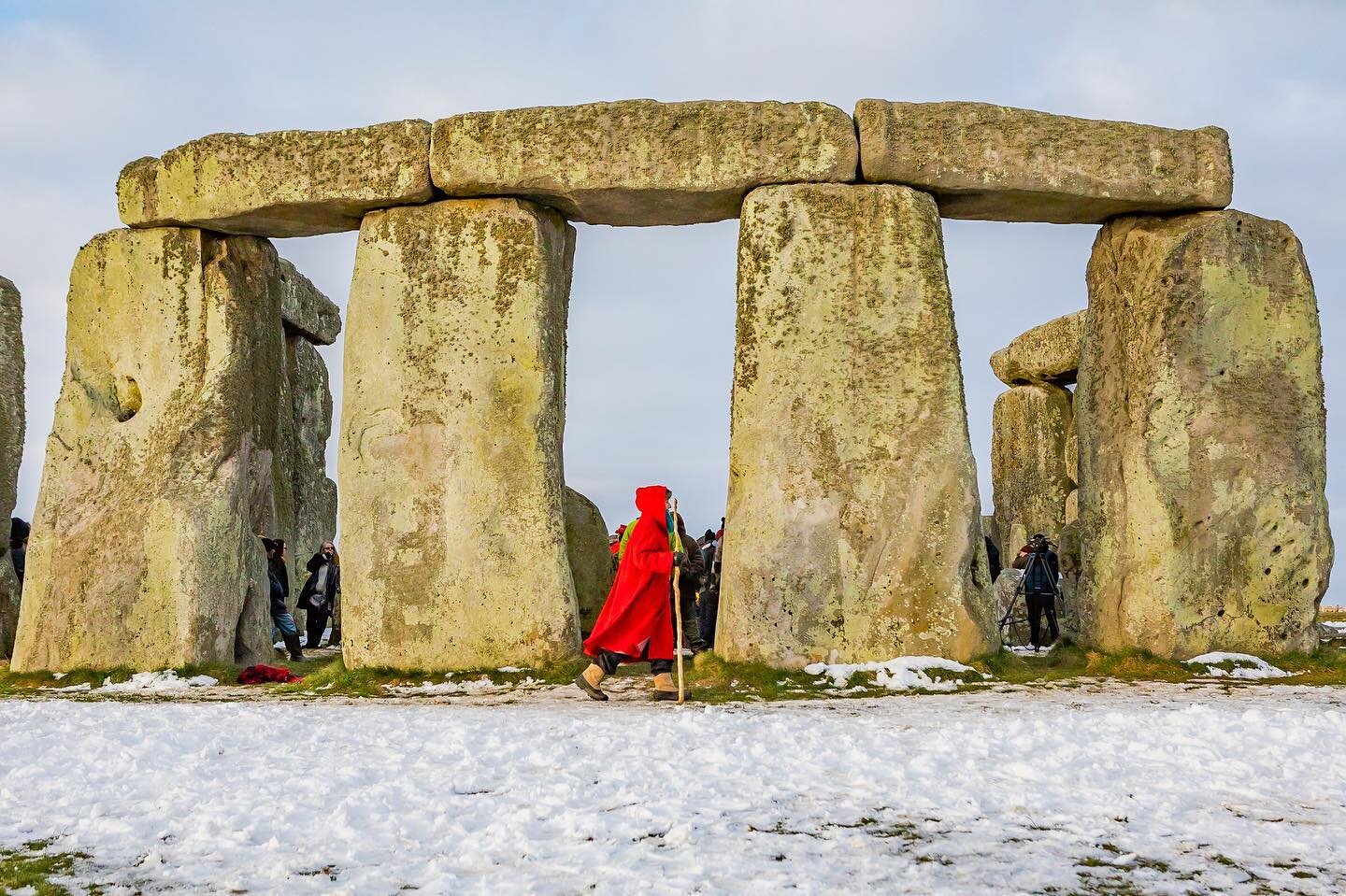 Happy Spring Equinox! Here are a couple of images from a few years back. It was my first time visiting Stonehenge and what a perfect time to experience it 😍  #travelphotography #photography #springequinox