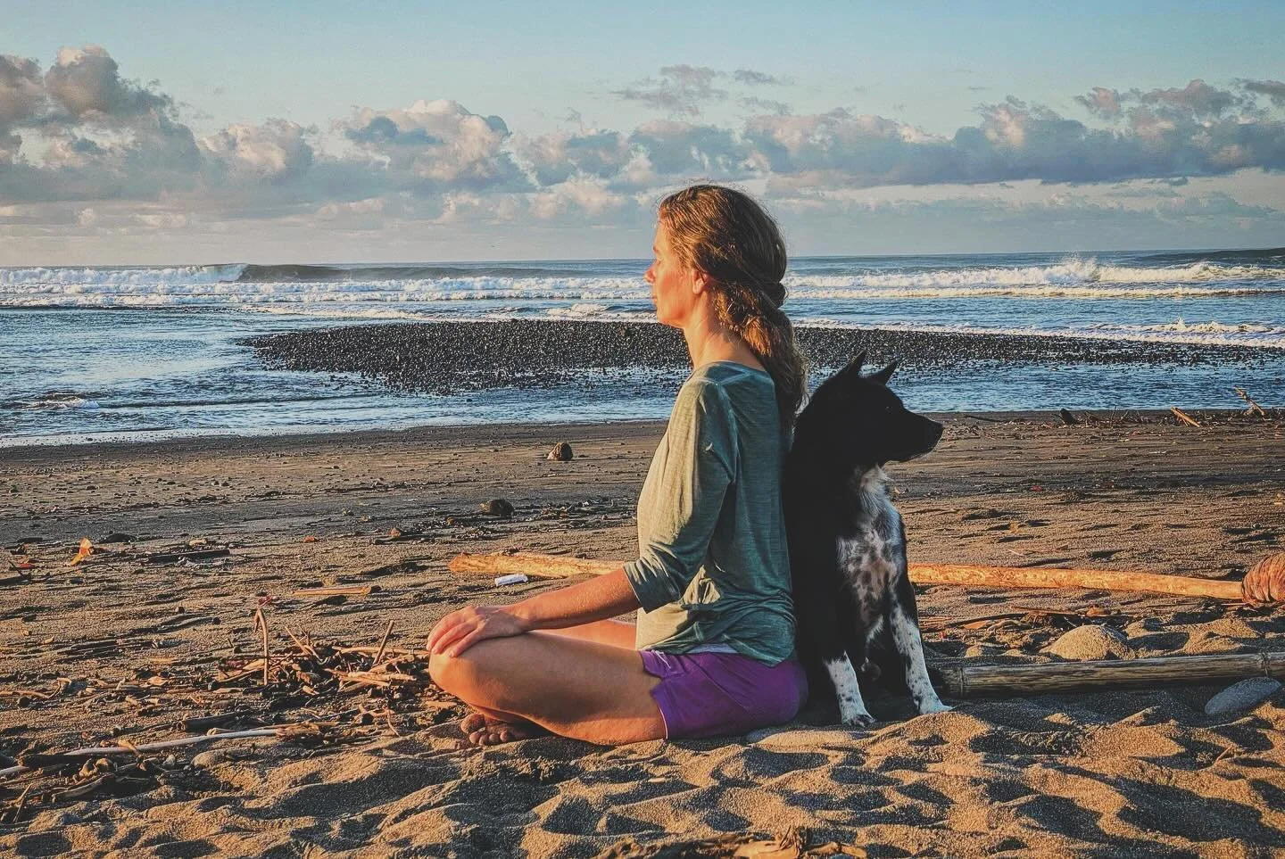 Happy Solstice ❤️ It was strange to pay respect to the sunrise for the shortest day in a place that has a constant climate.  #travelphotography #beach #sunrise #wintersolstice