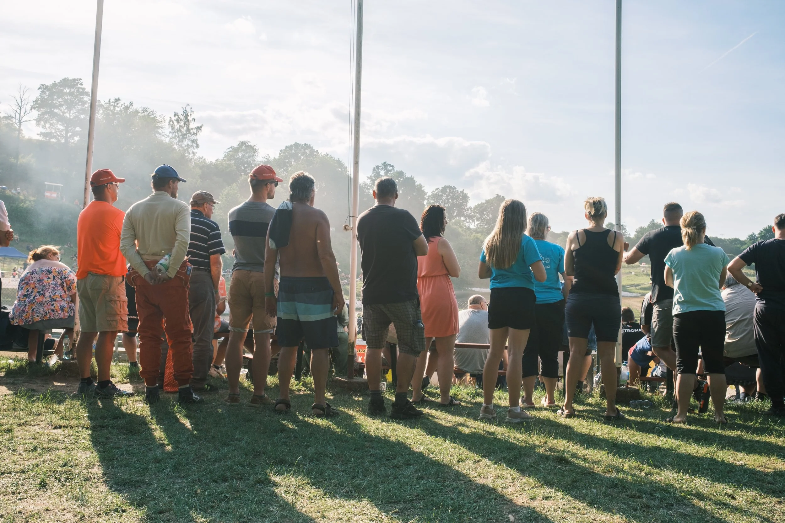 18-crowd-in-the-low-sun.jpg