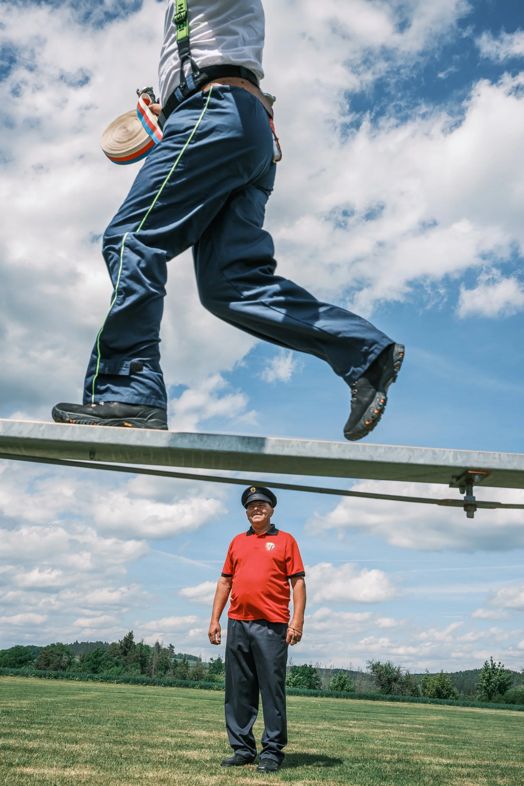 14-smiling-man-under-the-beam.jpg
