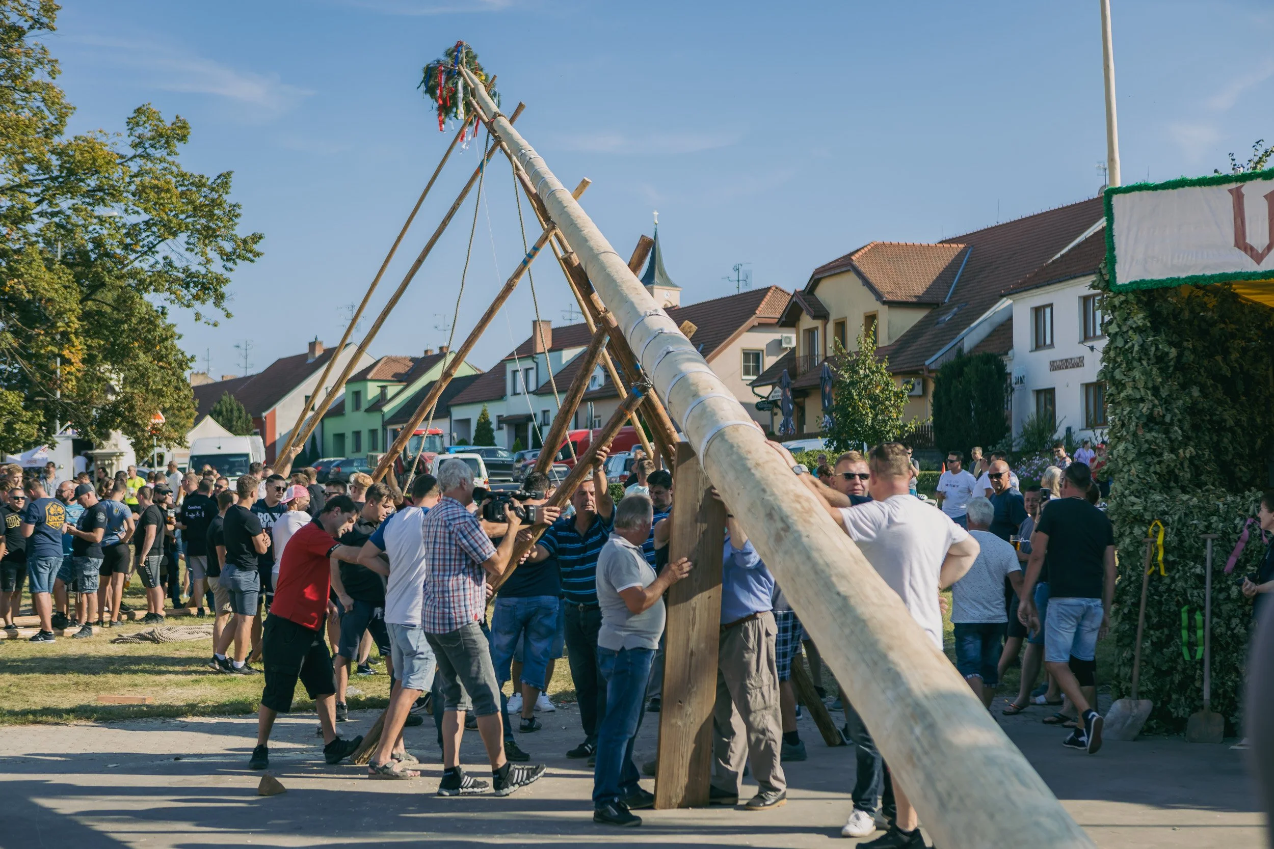 -02_hody-moraviaRaising the Maypole.jpg