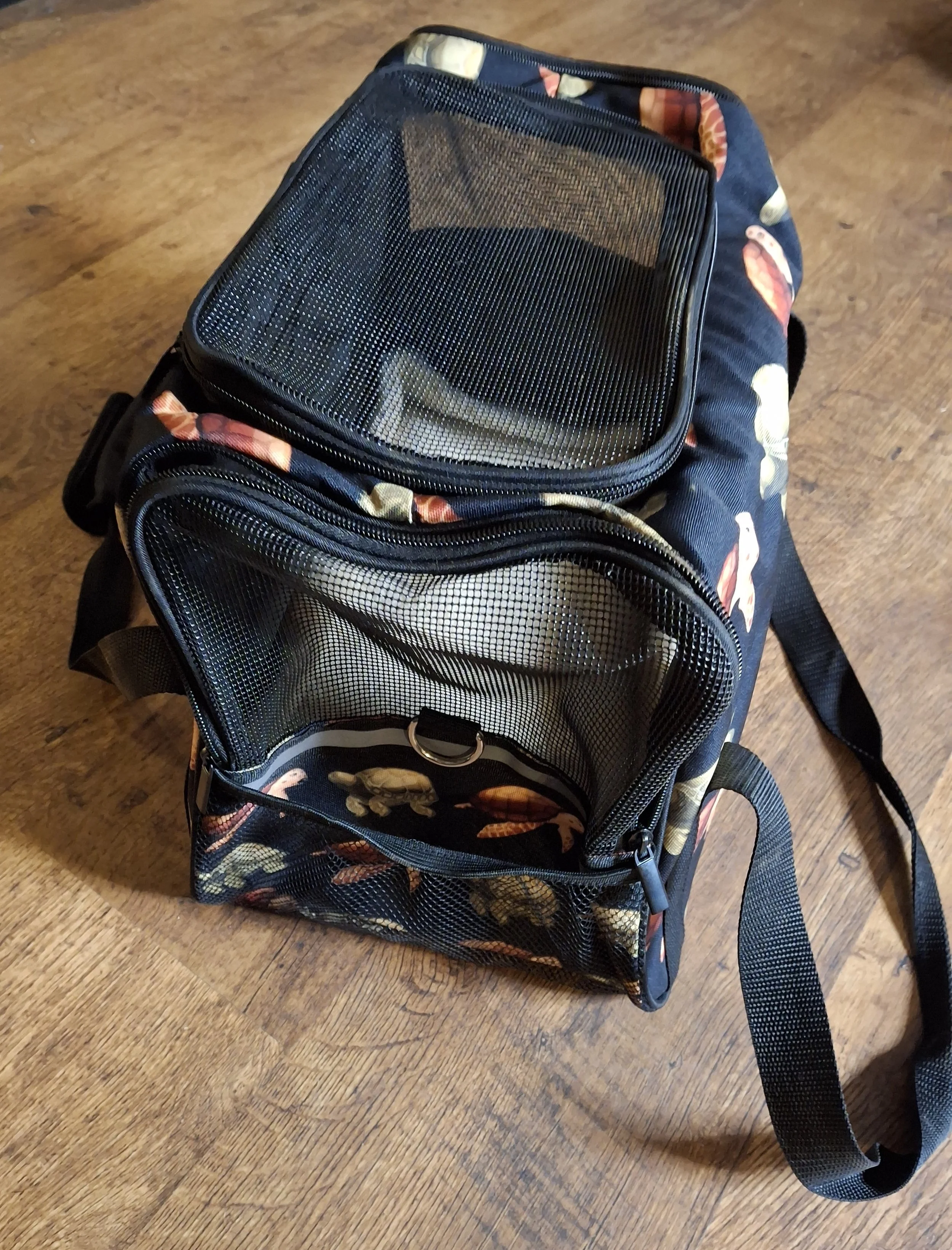 pet_carrier_used_4.jpg
