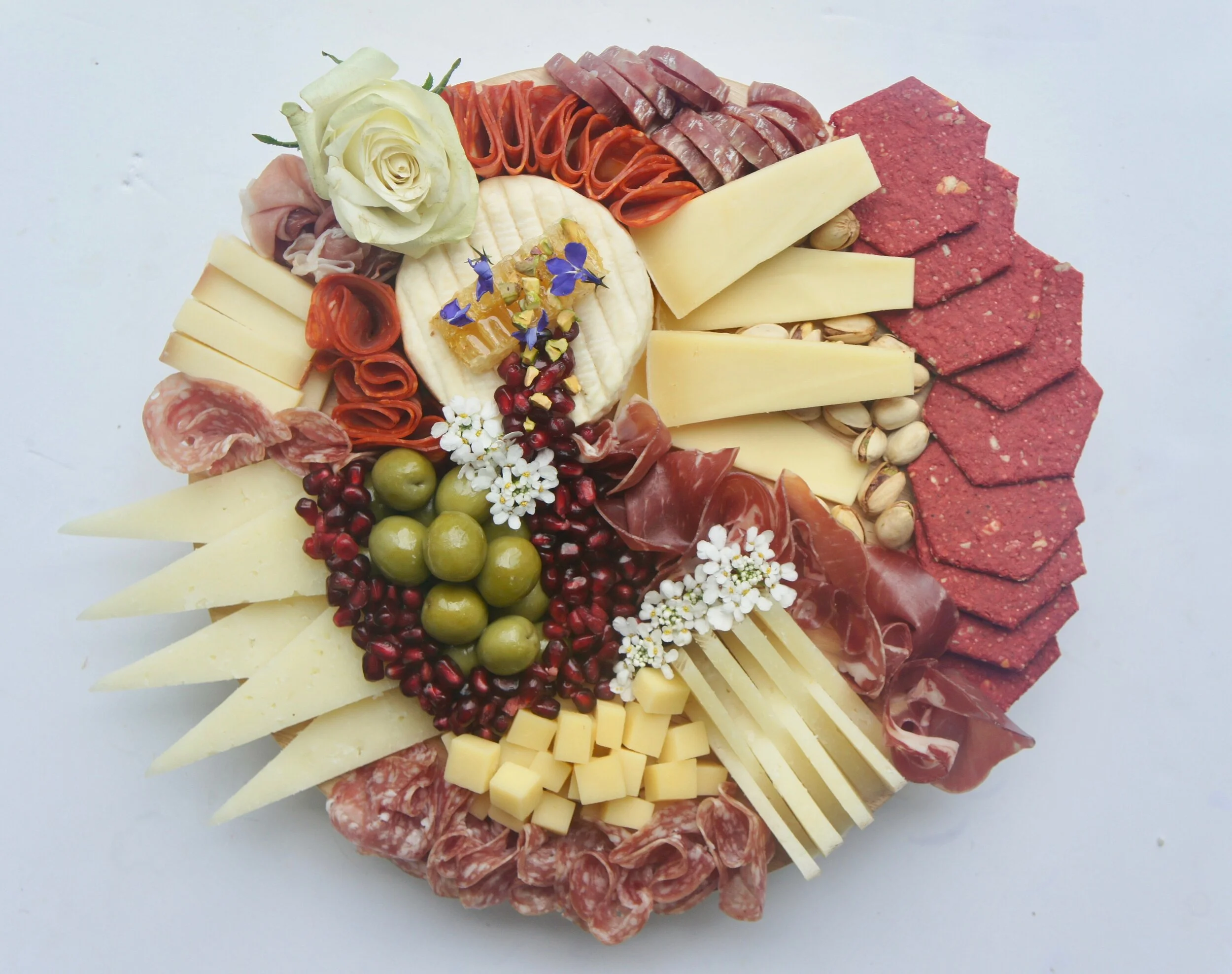 This is How to Make The Ultimate Cheese-Graze Board For All Your Summer Dining Needs