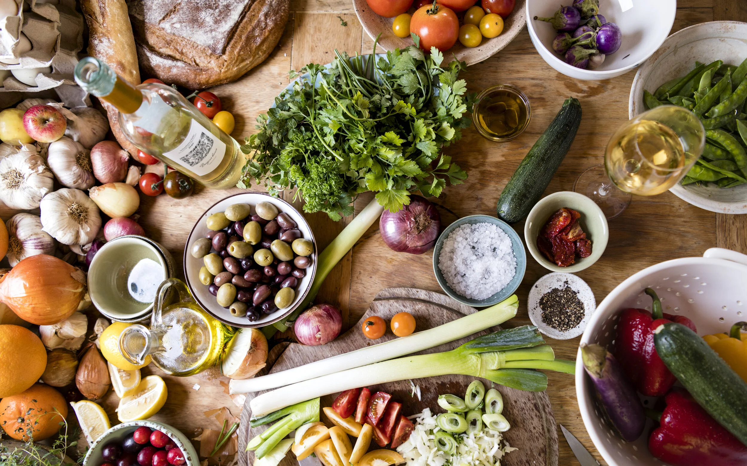 A Cheat's Guide To Pairing Wine With Your Favourite Plant-Based Foods