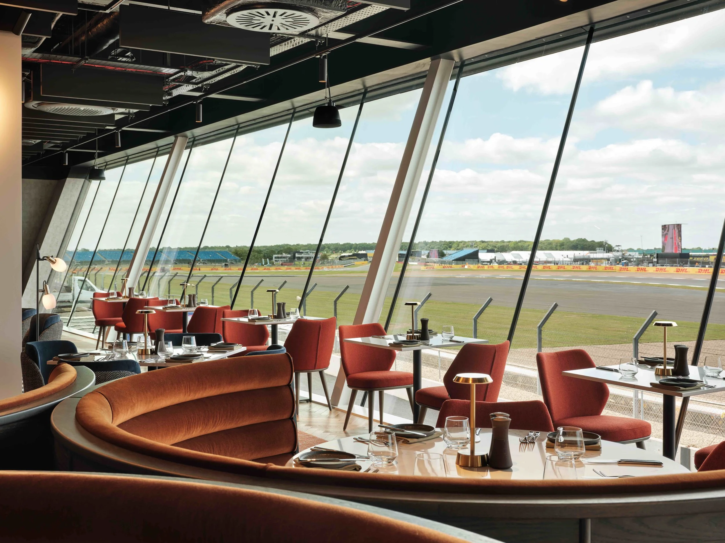 A Refined Pit Stop: Escapade Silverstone Launches Express Lunch at The Gallery