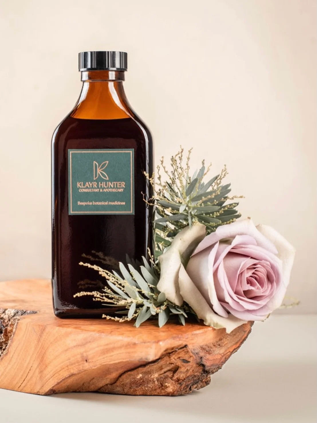 If you&rsquo;re going to take herbal medicine, it matters who you get it from.

I&rsquo;m not just recommending herbs&mdash;I&rsquo;m prescribing them with over 16 years of clinical experience, specialising in herbal medicine for women&rsquo;s health