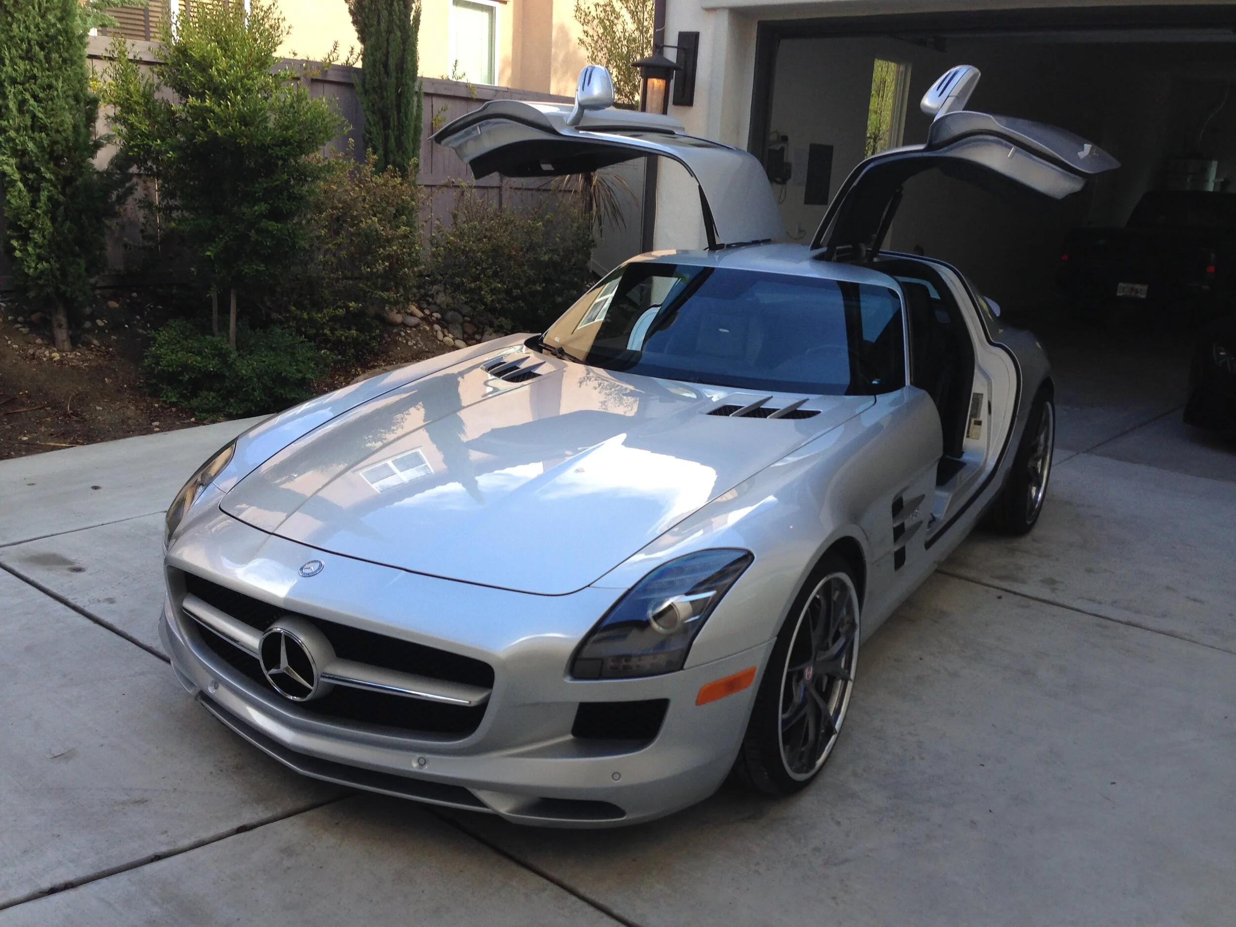 Mercedes Benz SLS AMG.JPG