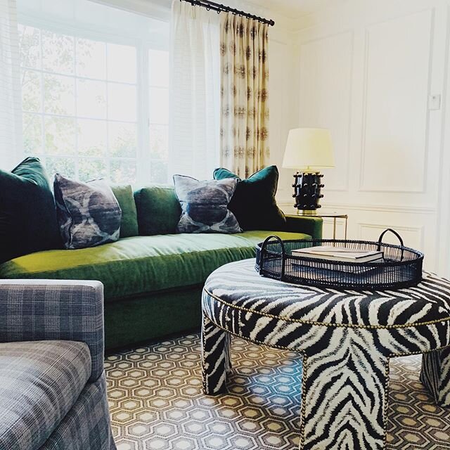 Refreshed 💚 #bluejay_design #wellesleyinteriordesign #wellesleyinteriordesigner #animalprintlovers #greenisthenewblue