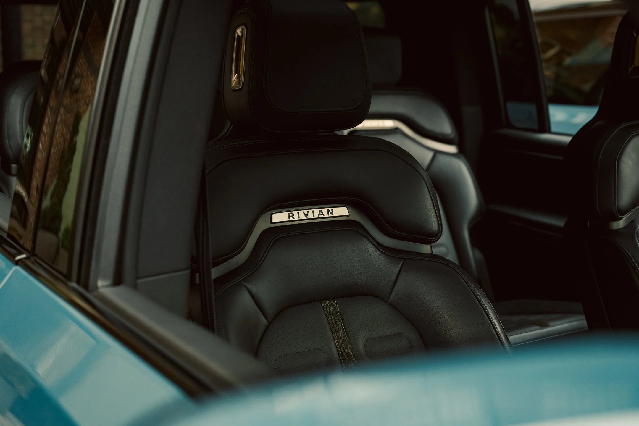r1 rivian-09048.jpg