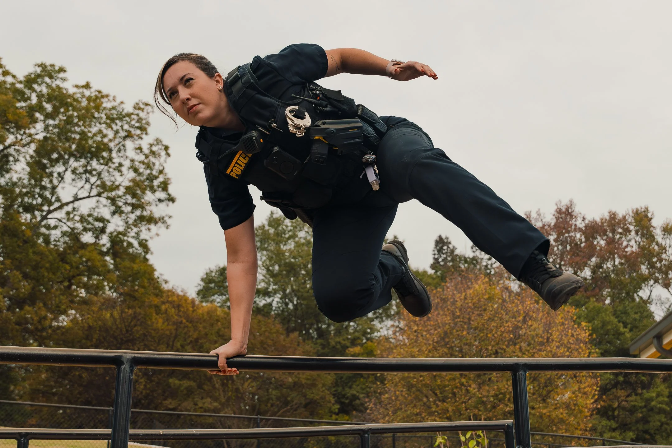 garmont_Athena_fence jump--3.jpg