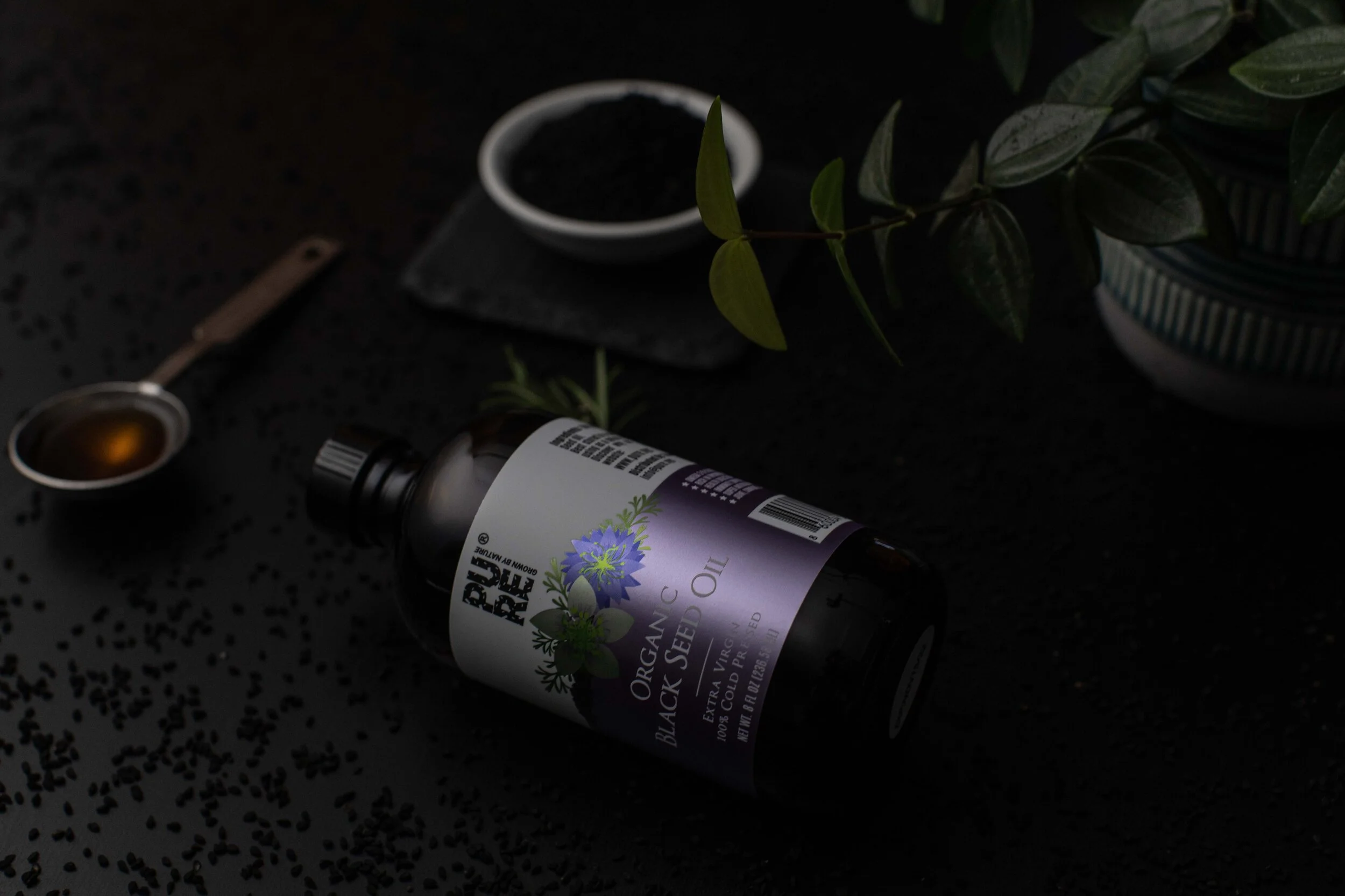 blackseed oil lifestyle product photography 4.jpg