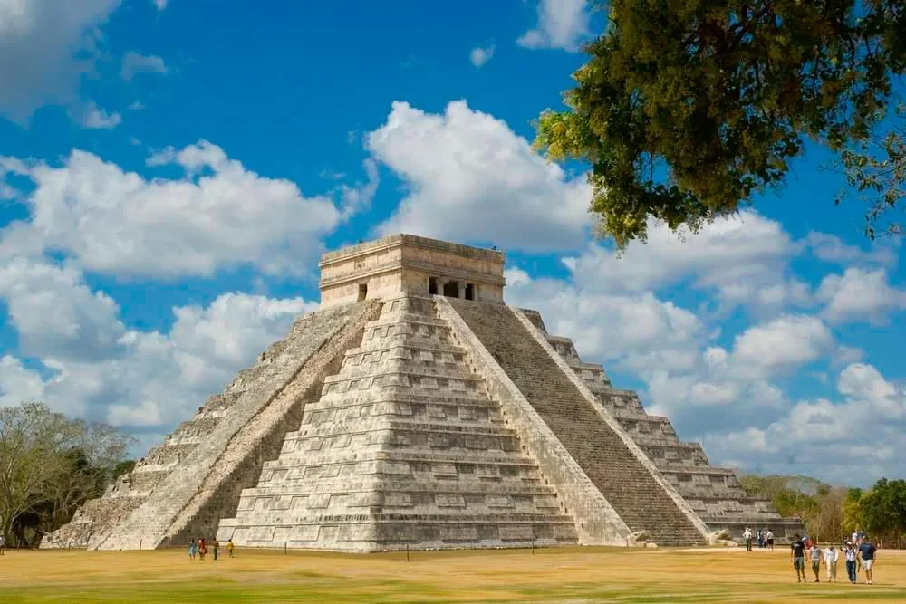cunmx-attraction-pyramid-0068-hor-clsc.webp