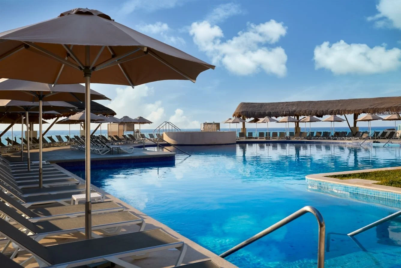 mc-cunmx-main-pool-37086_Classic-Hor.jpg