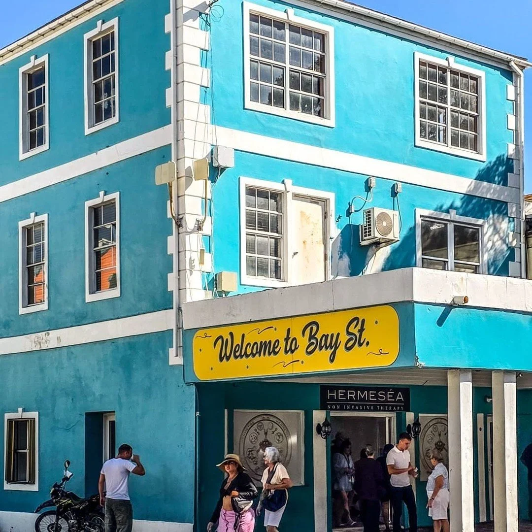 Photo dump #fromthebahamaswithlove - from island hopping to immersive experiences, this trip did not disappoint. 

 Photo cred: @avventureesotiche 

@bahamasbridalassociation 
@visitgbi
@visitthebahamas