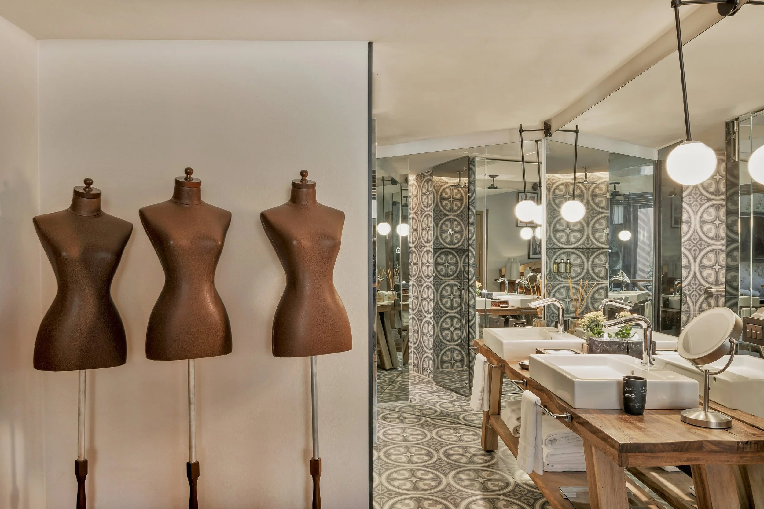 BRIDE SUITE BATHROOM.jpg