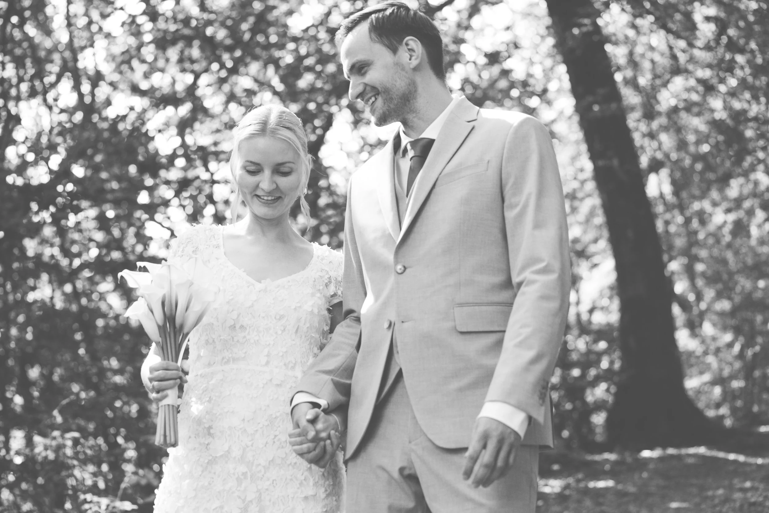 Bryllupsfotograf Silkeborg - romantisk bryllupsbillede