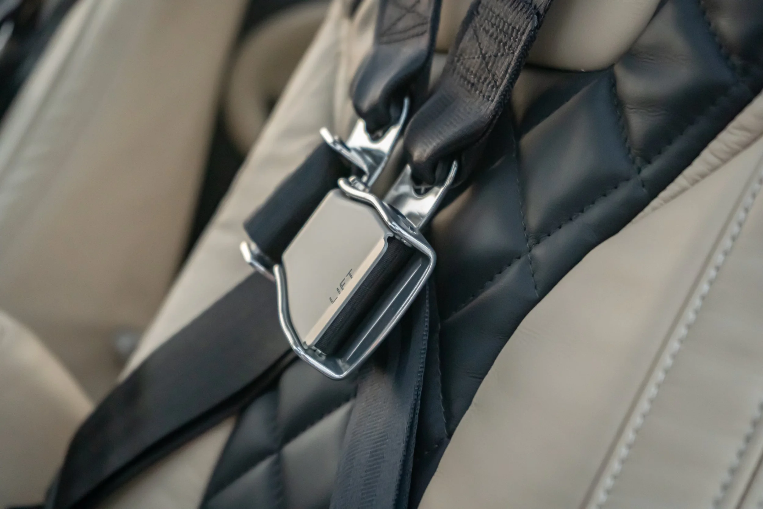 N466CD Interior-16.jpg