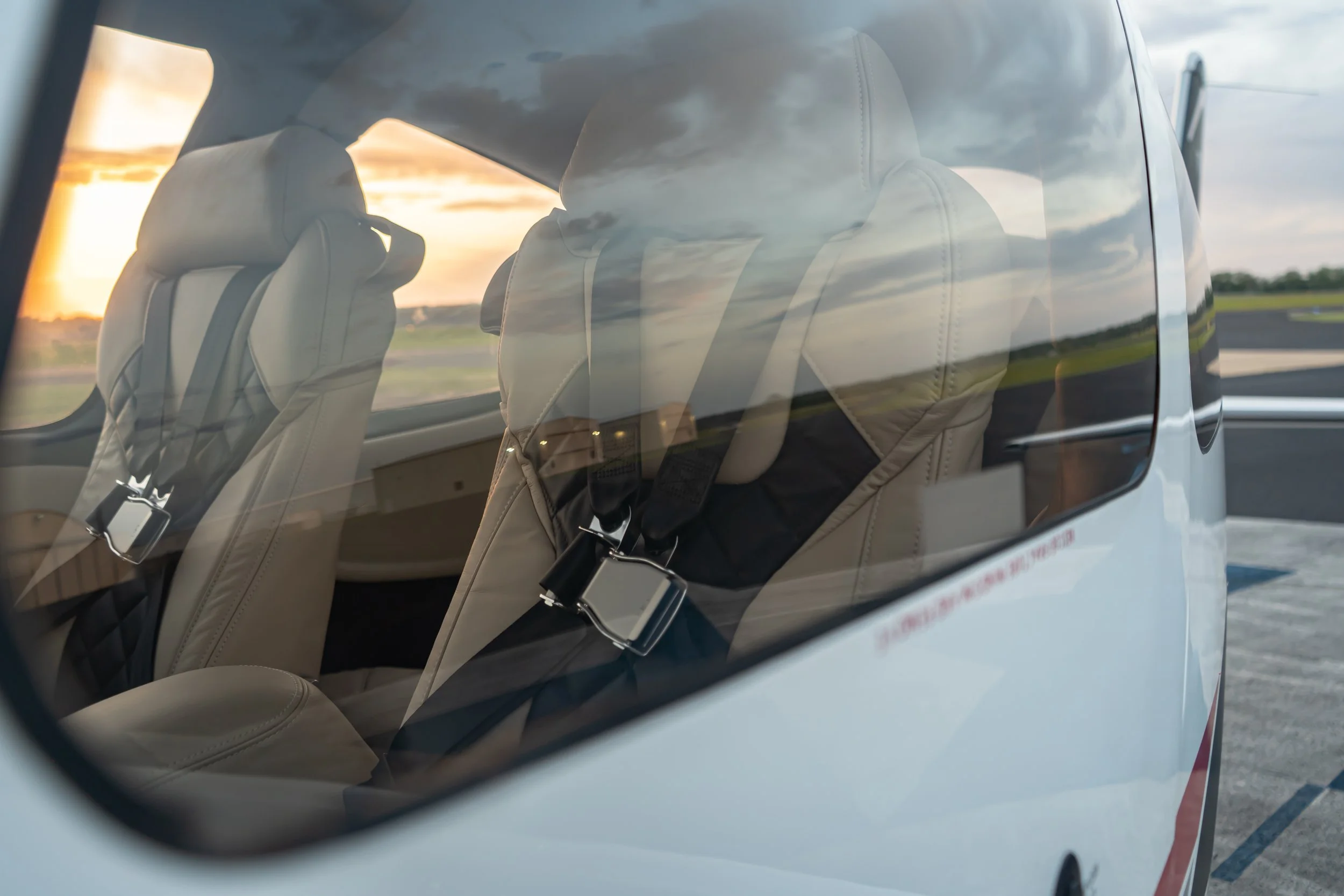 N466CD Interior-27.jpg